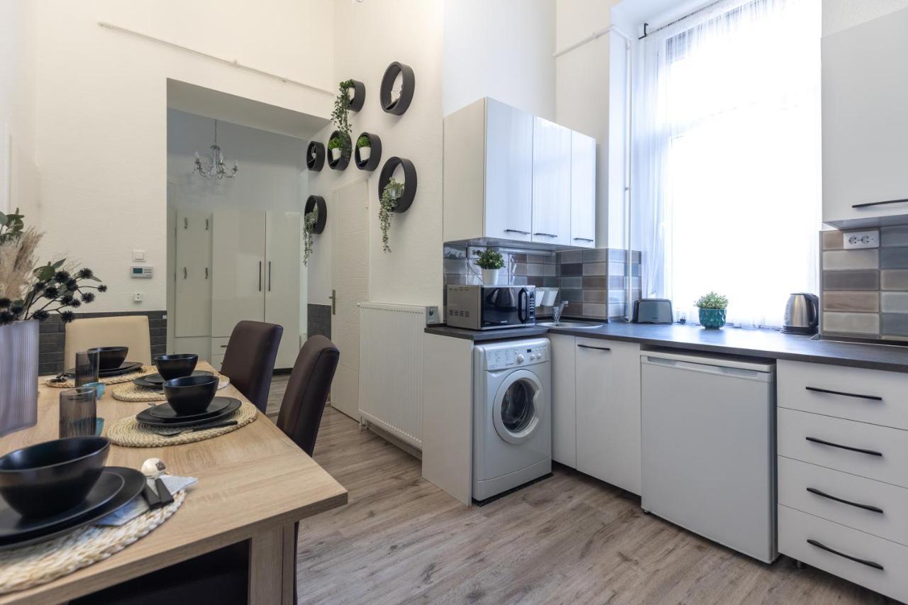Urban Oasis Apartment