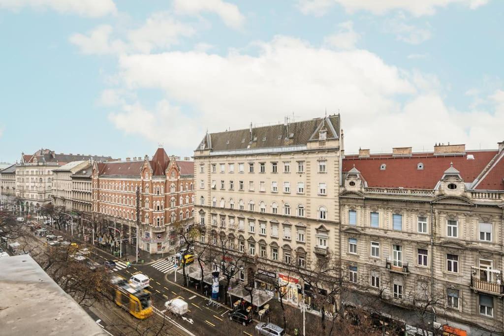 Appartement Warm Elegance Retreat : 75 M2 Comfort Near New York Cafe