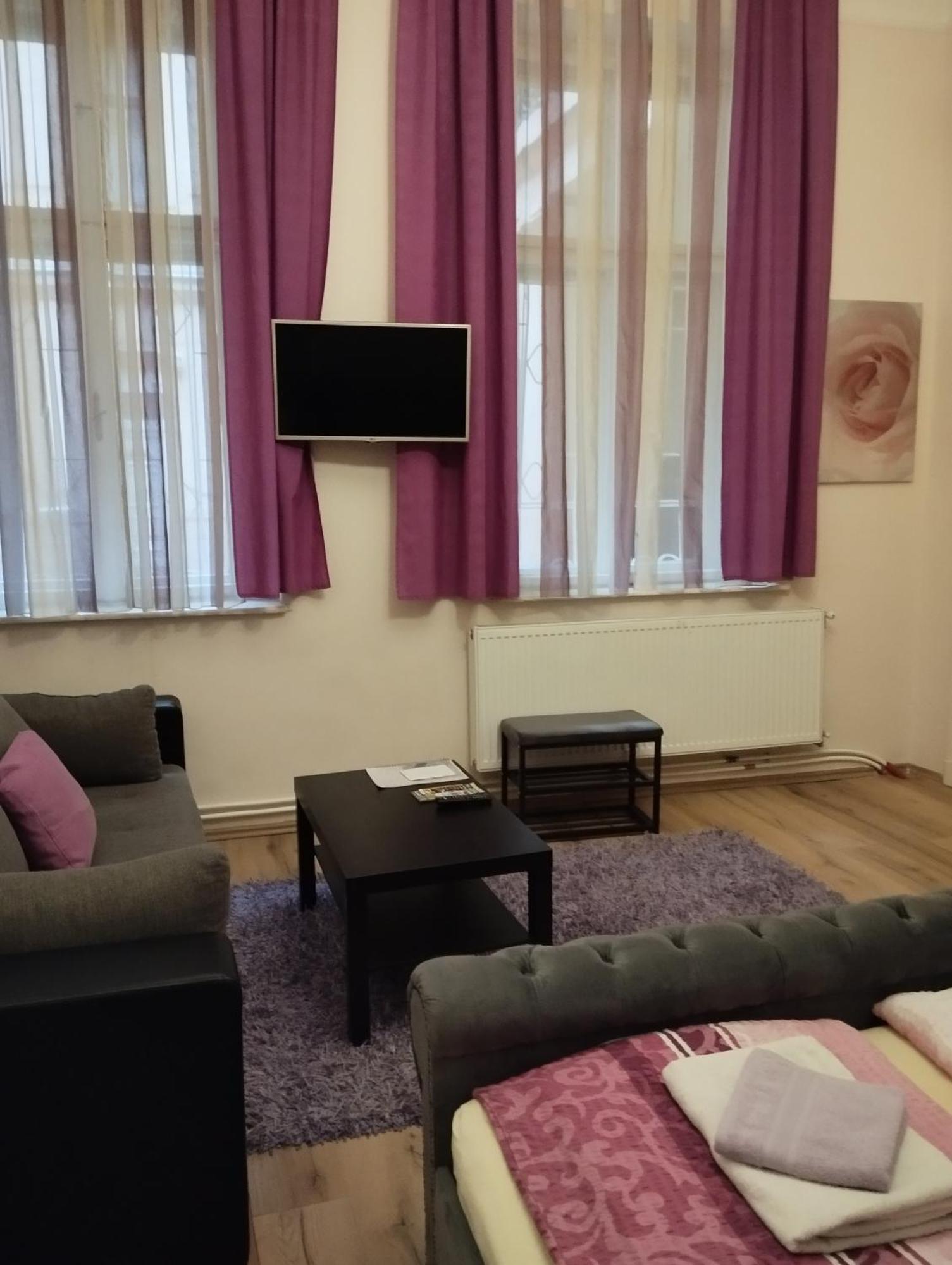 Mandy Penzión pre hostí Budapest