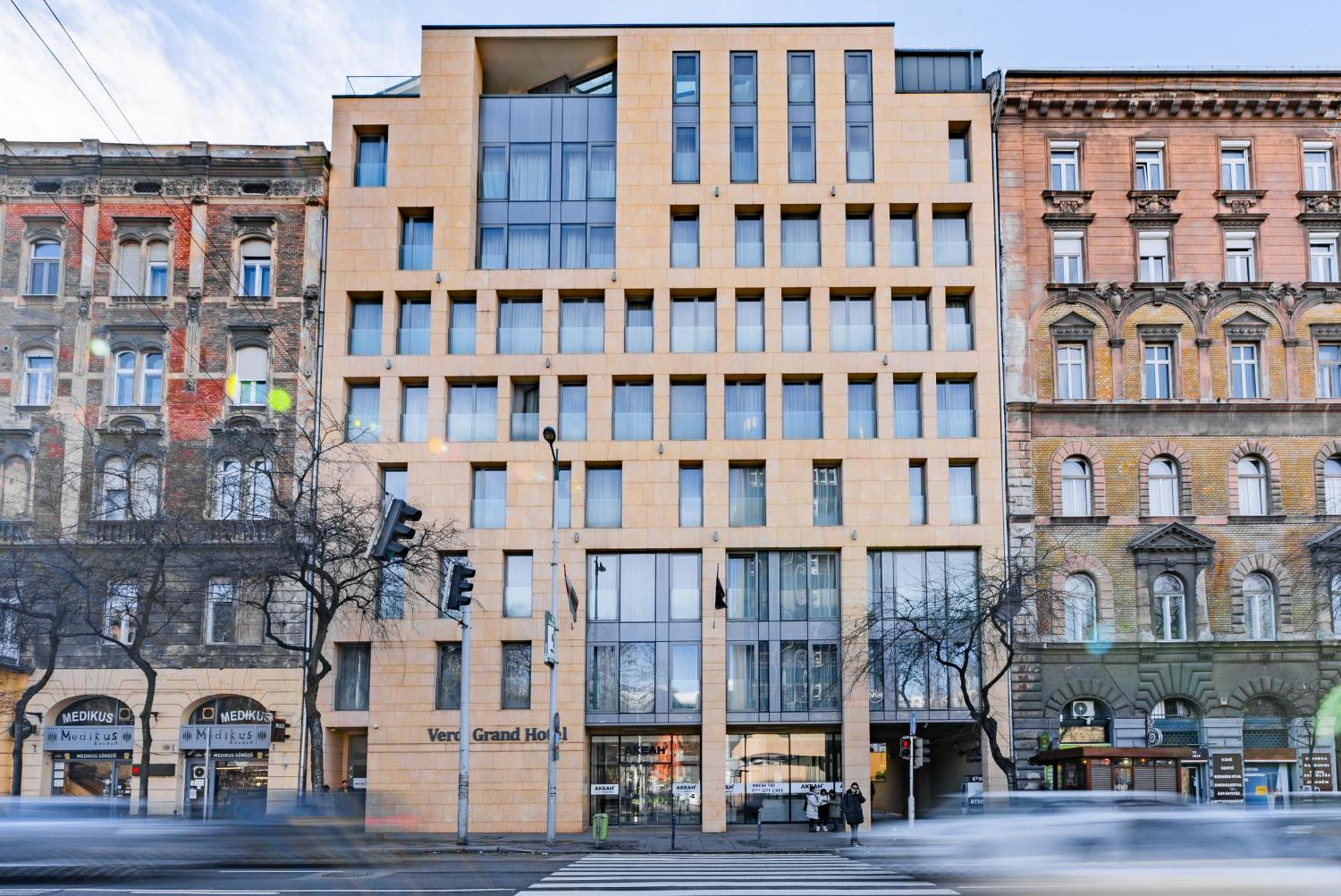 Akeah Verdi 4* Budapest