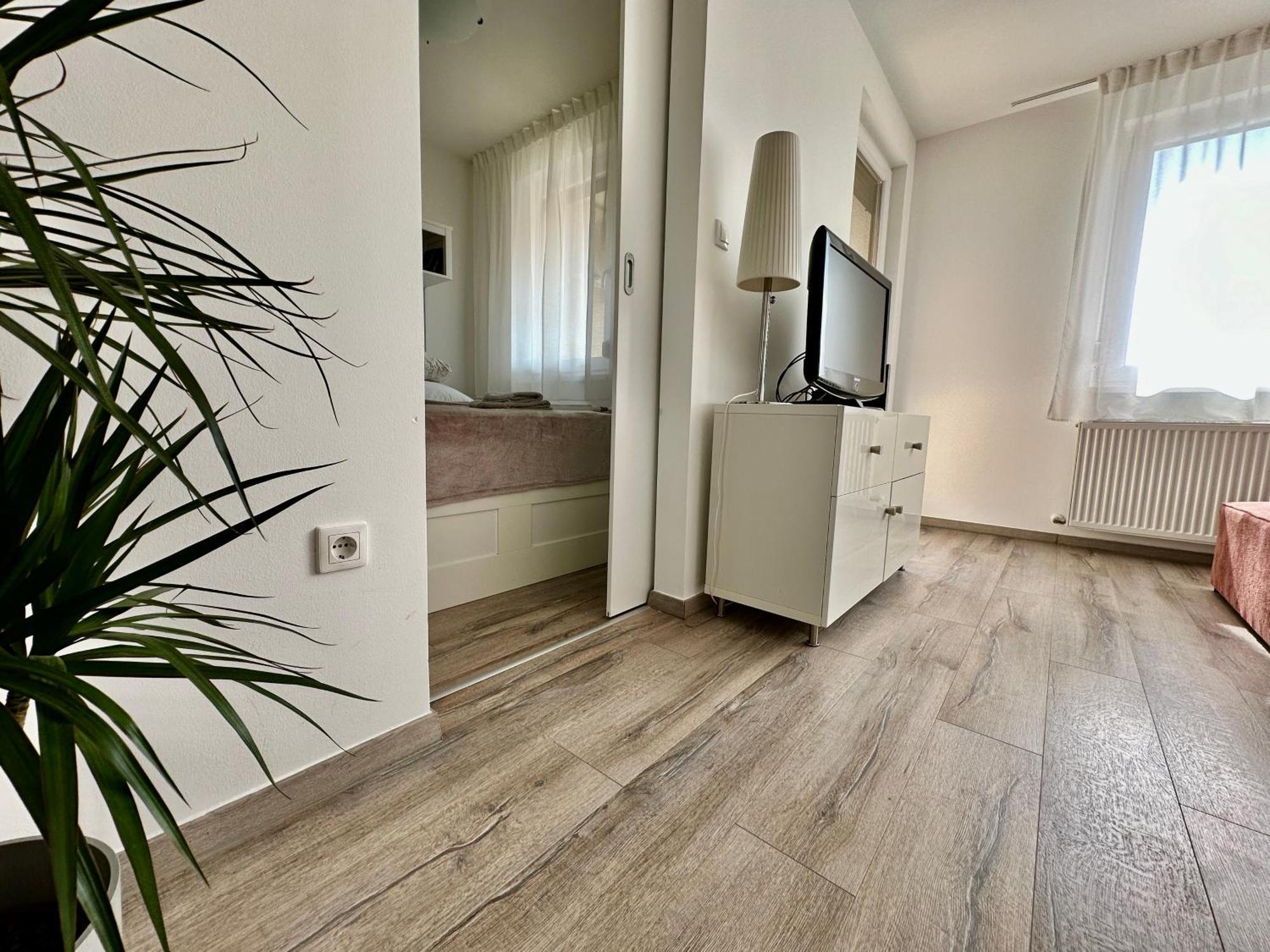 Break - Private Garage, Ac, Balcony Appartement