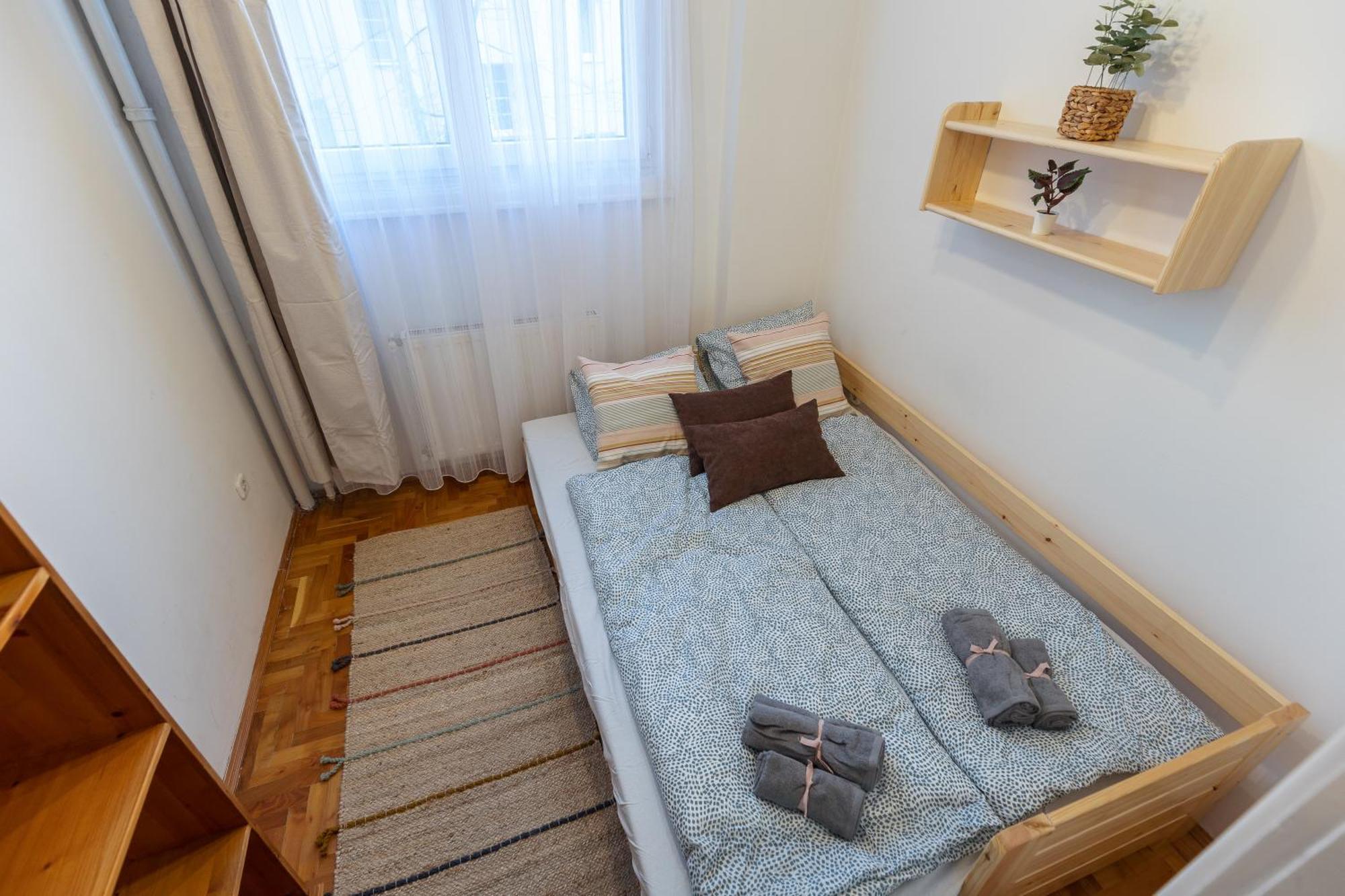 Lägenhet Bright & Spacious Riverside With Balcony Budapest
