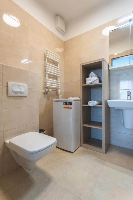 Jewish Quarter Gem With Rooftop Terrace + Parking - 601 Budapest
