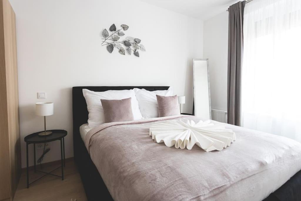 Jewish Quarter Gem With Rooftop Terrace + Parking - 601 * Budapest
