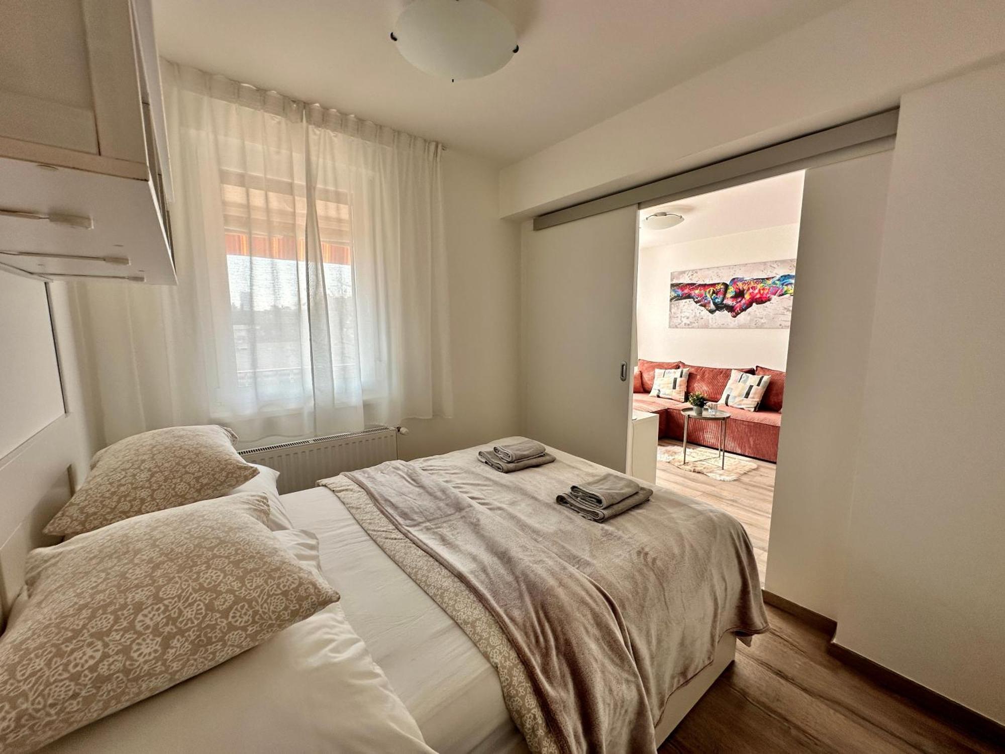 Break - Private Garage, Ac, Balcony