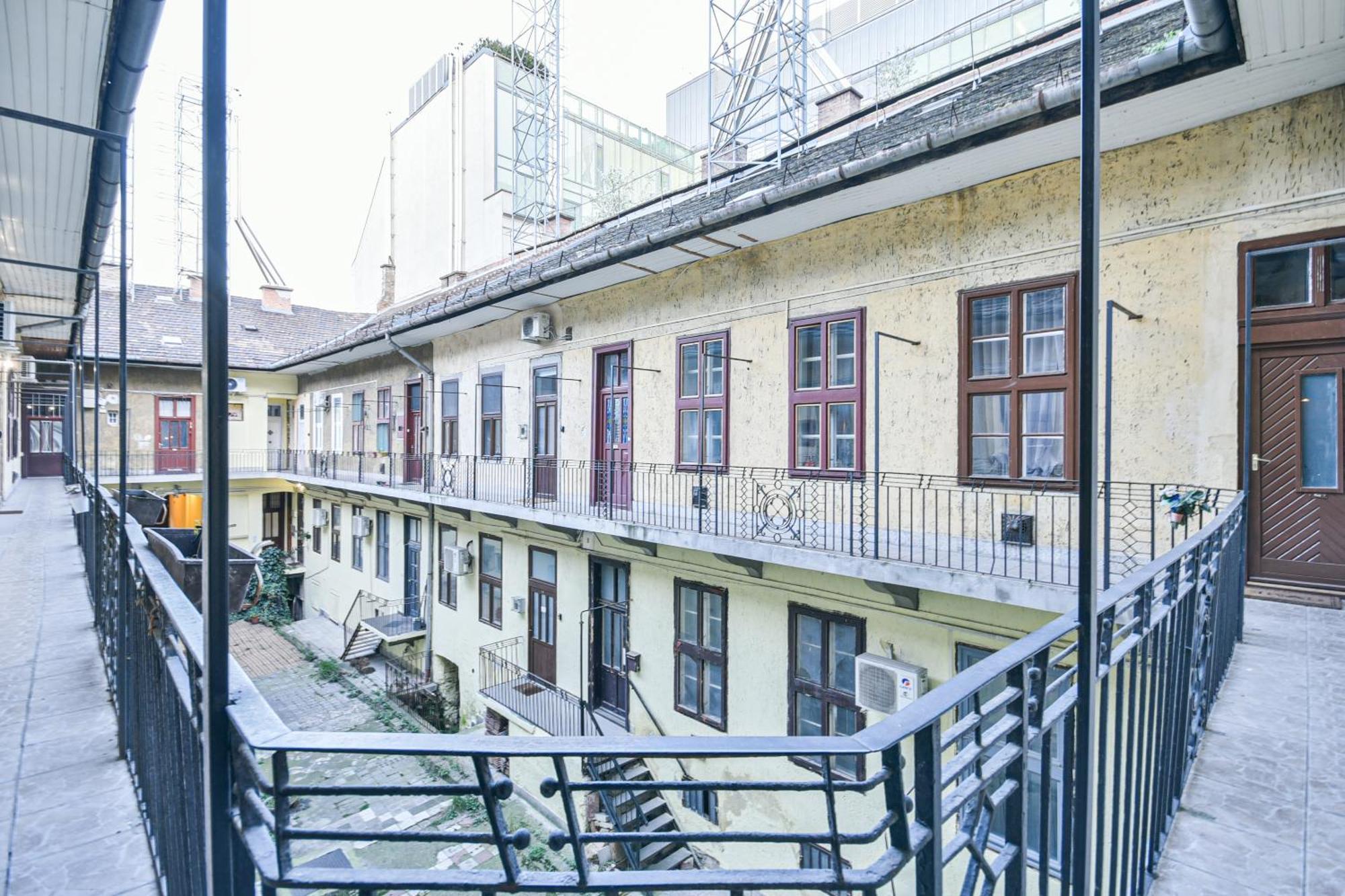 Peaceful Soho Apartament