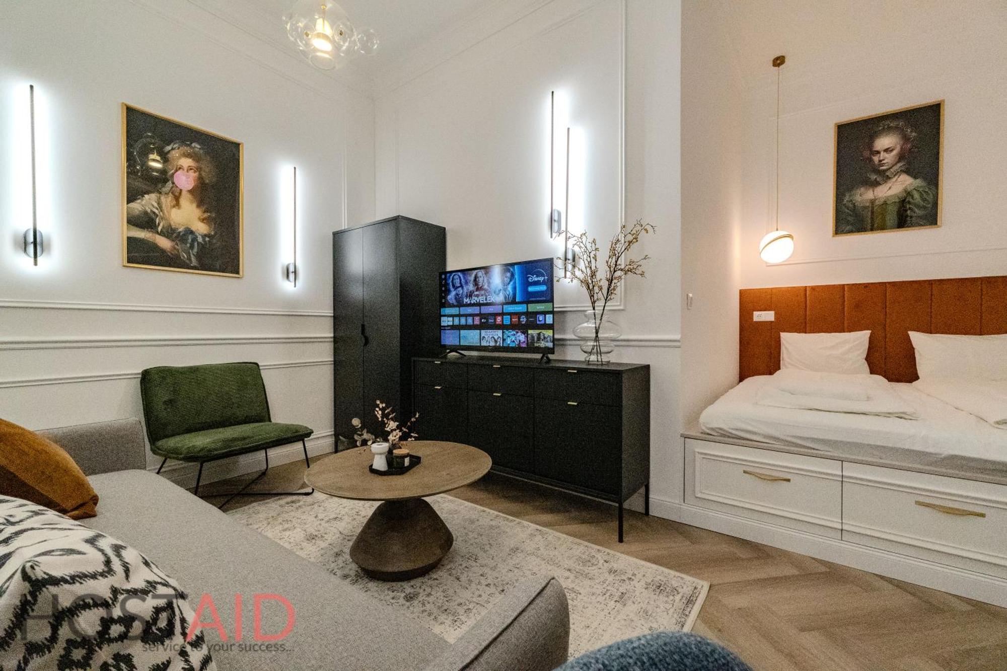 V27-2 Design - Hostaid Apartment Budapest