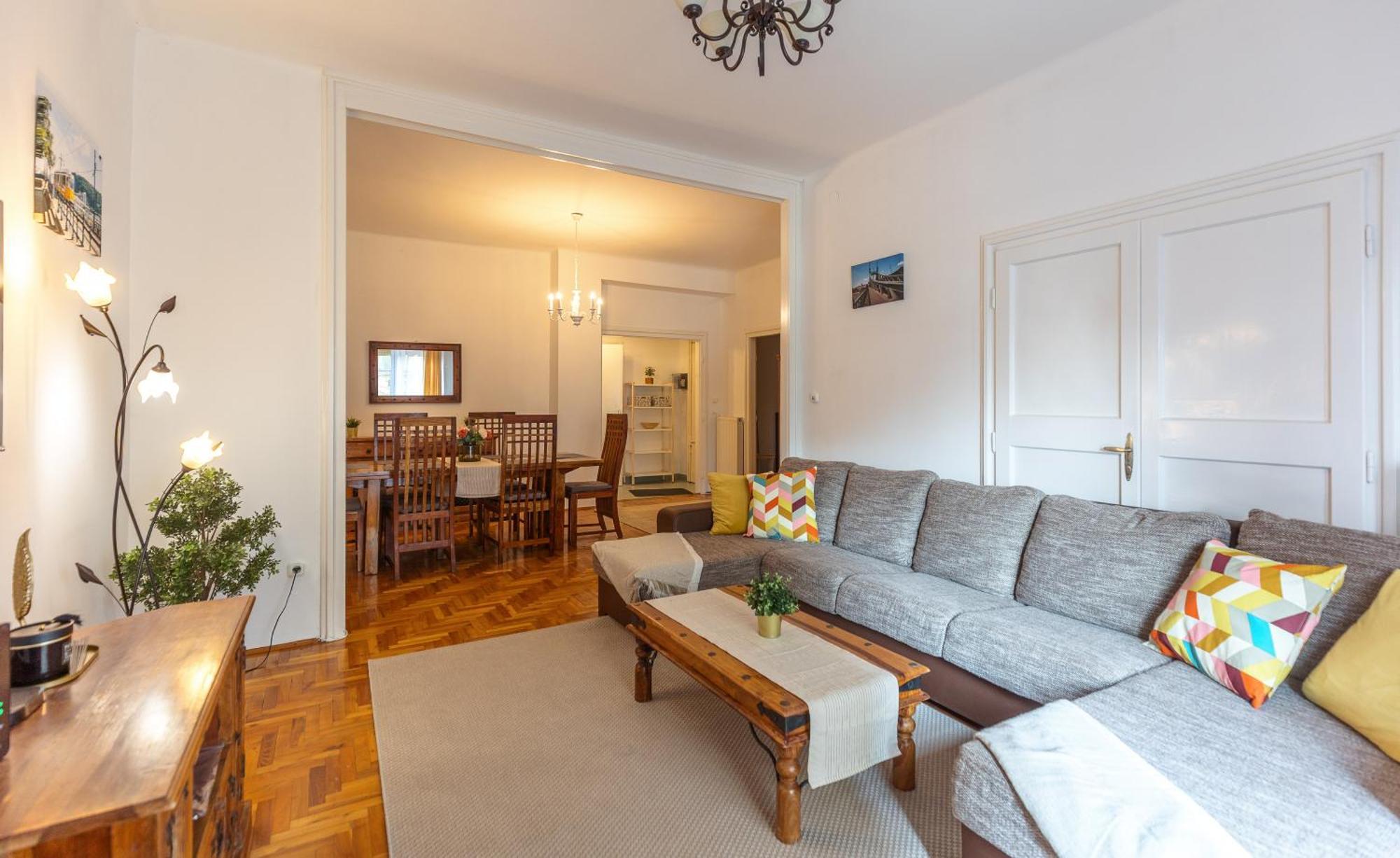 Lägenhet Bright & Spacious Riverside With Balcony Budapest