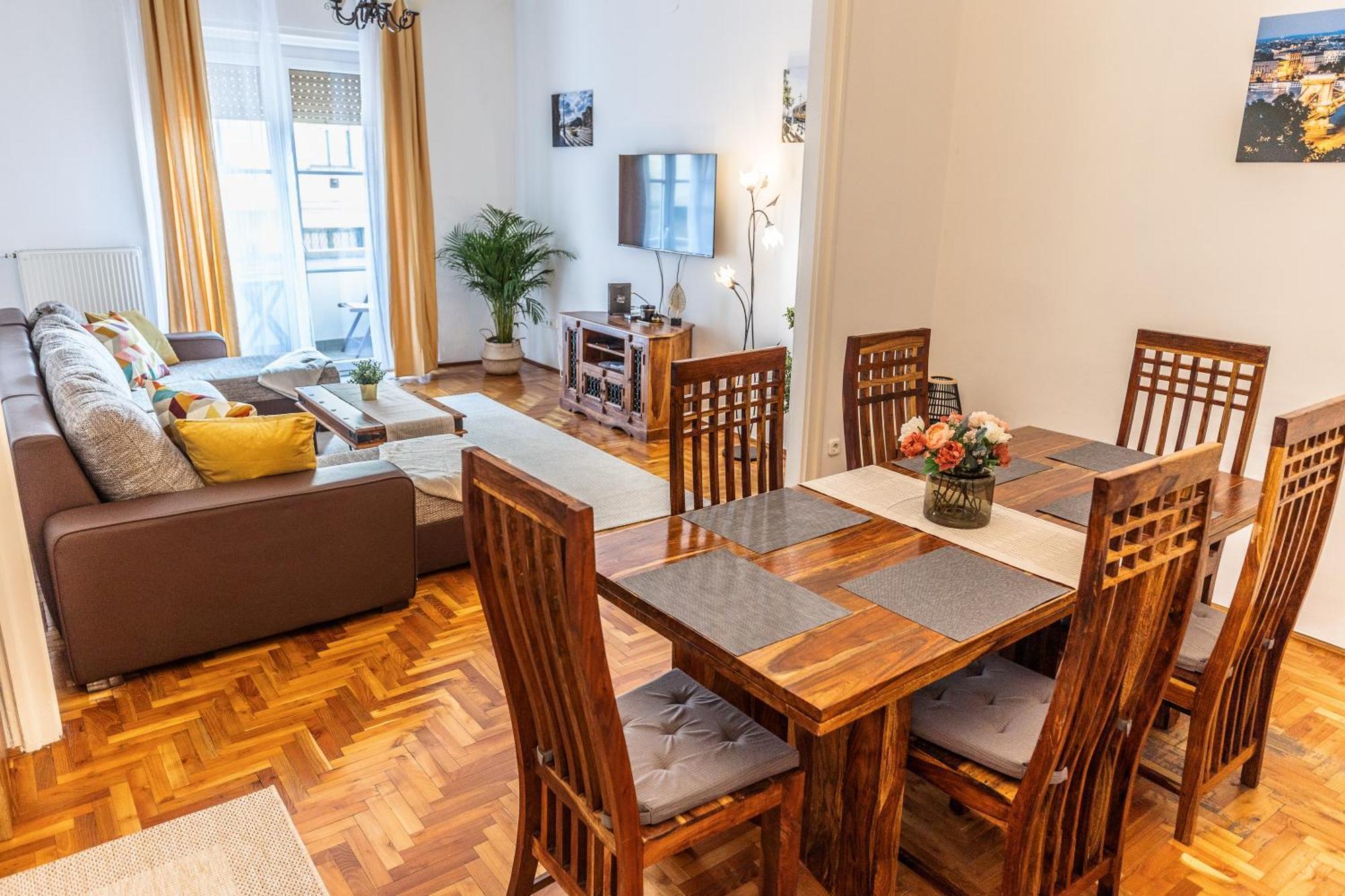 Lägenhet Bright & Spacious Riverside With Balcony Budapest