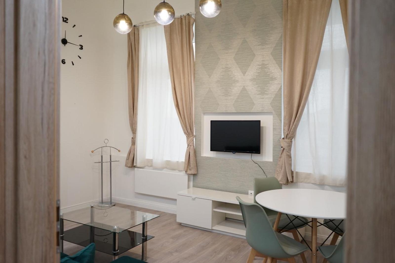 B70-1 - Park Panorama - Location By Bqa * Budapest