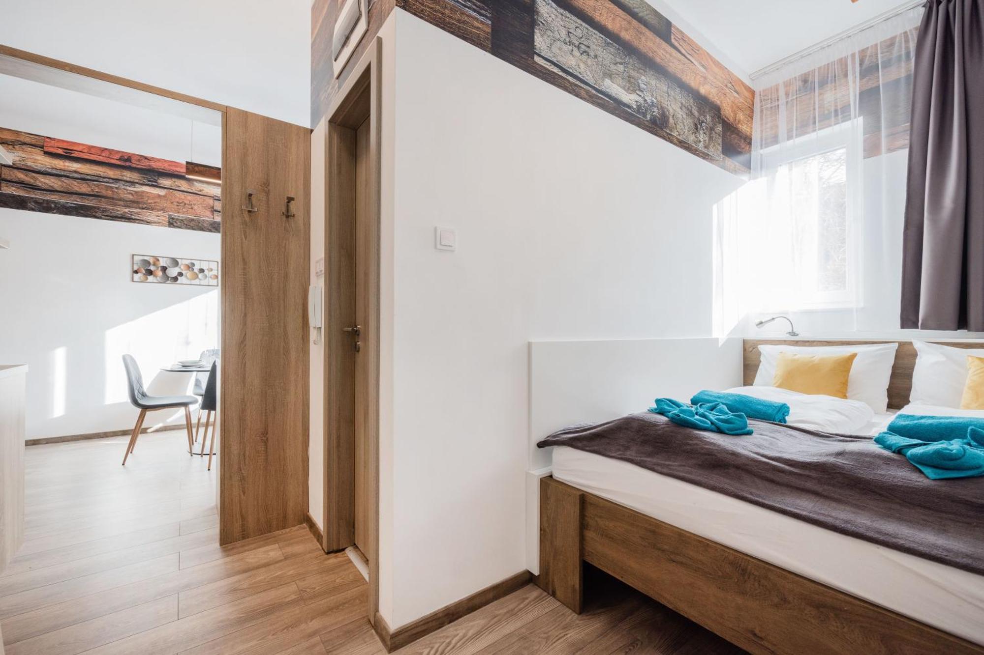 Elemental Retreats - Wood & Water Apartment *