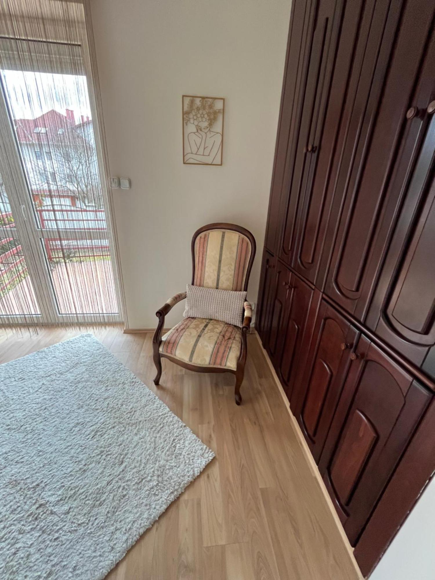 Apartment Kiraly Csaladi Apartman- Royal Family #freegarage Budapest