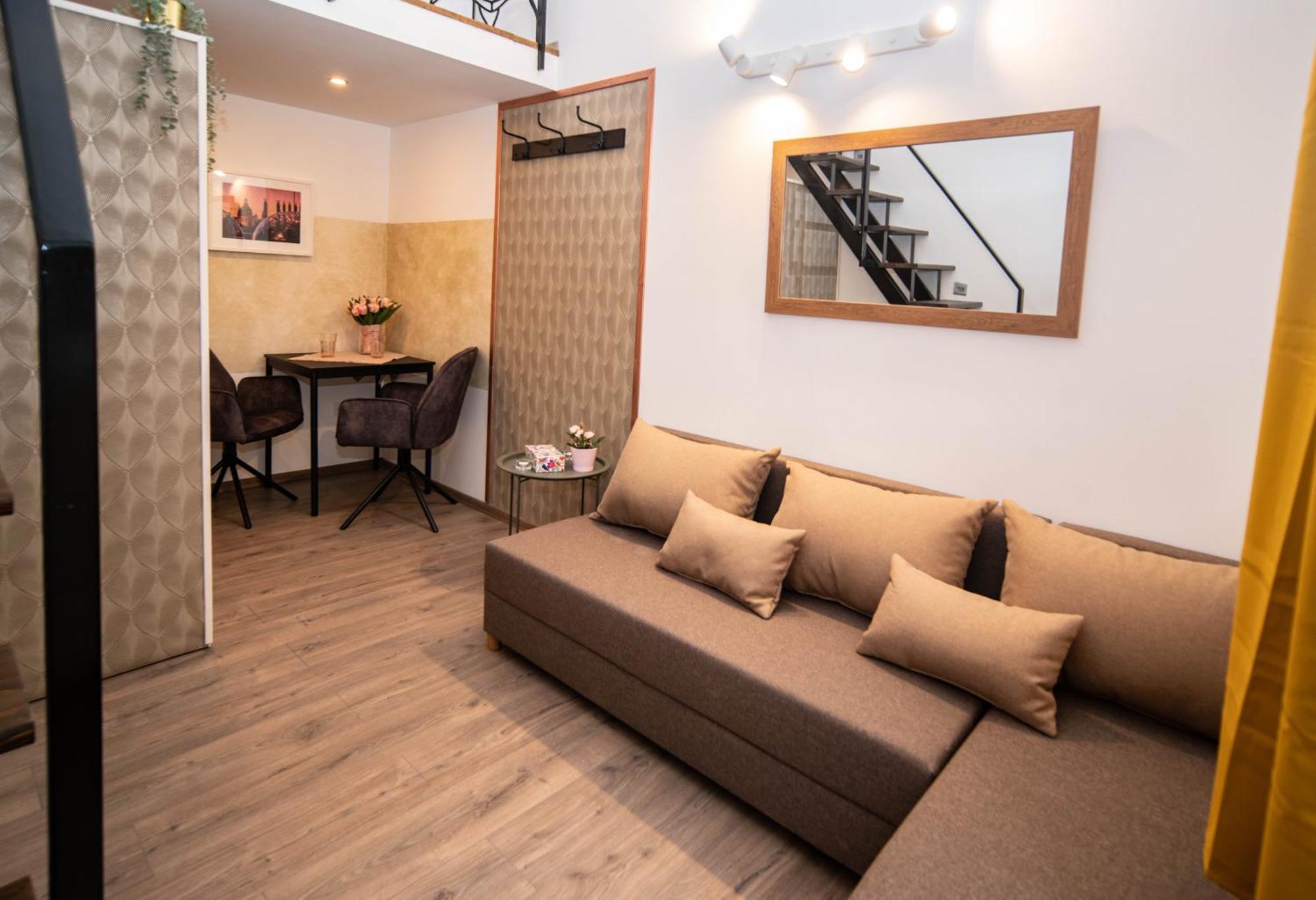 Free Parking -corvin Palace Residence-3bdrm,6ppl,wifi,ac Apartamento