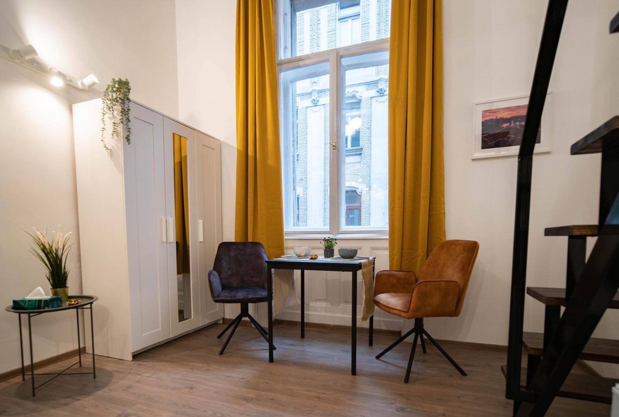 Free Parking -corvin Palace Residence-3bdrm,6ppl,wifi,ac Budapest