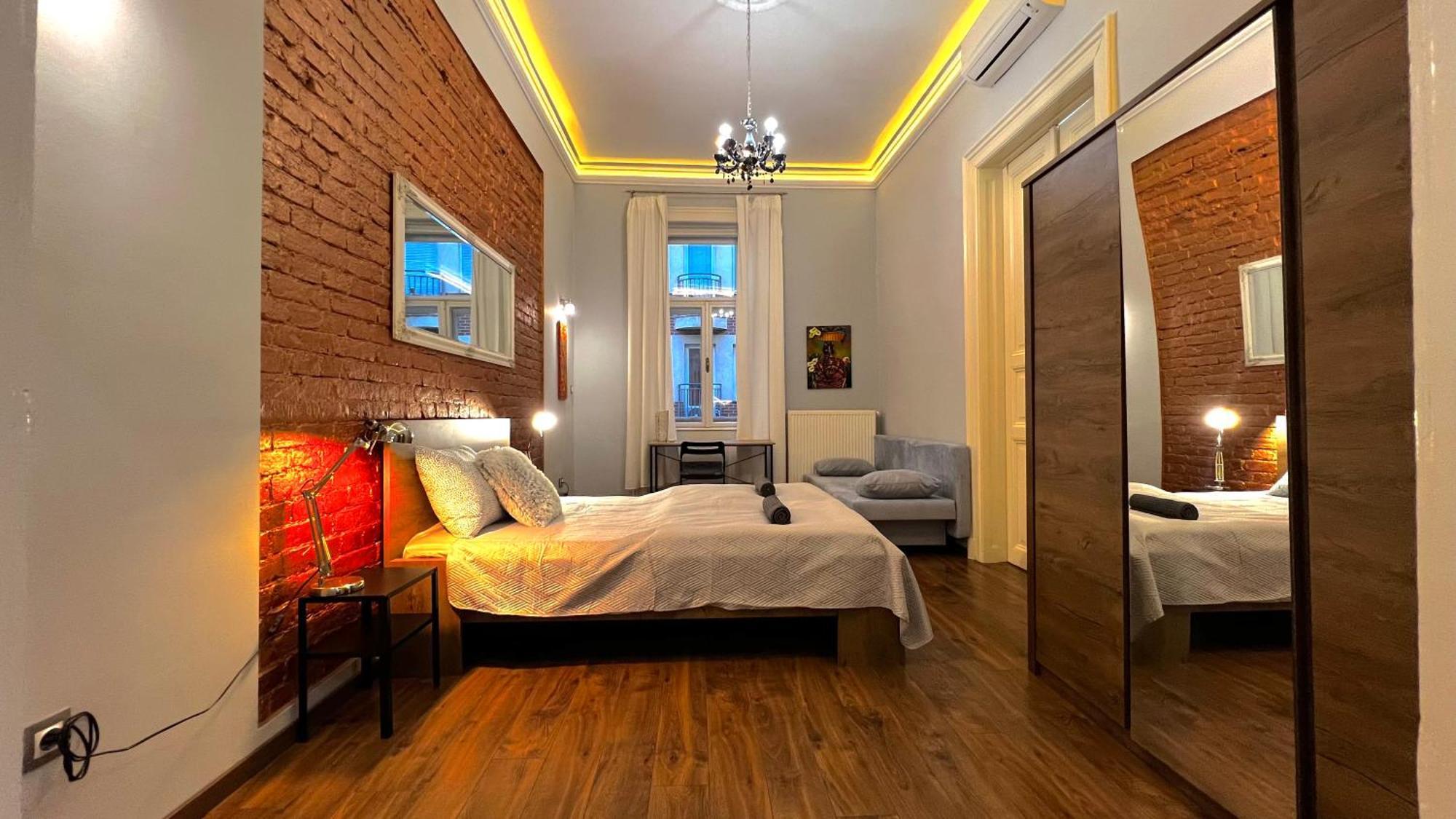 Apartman V6 By Small