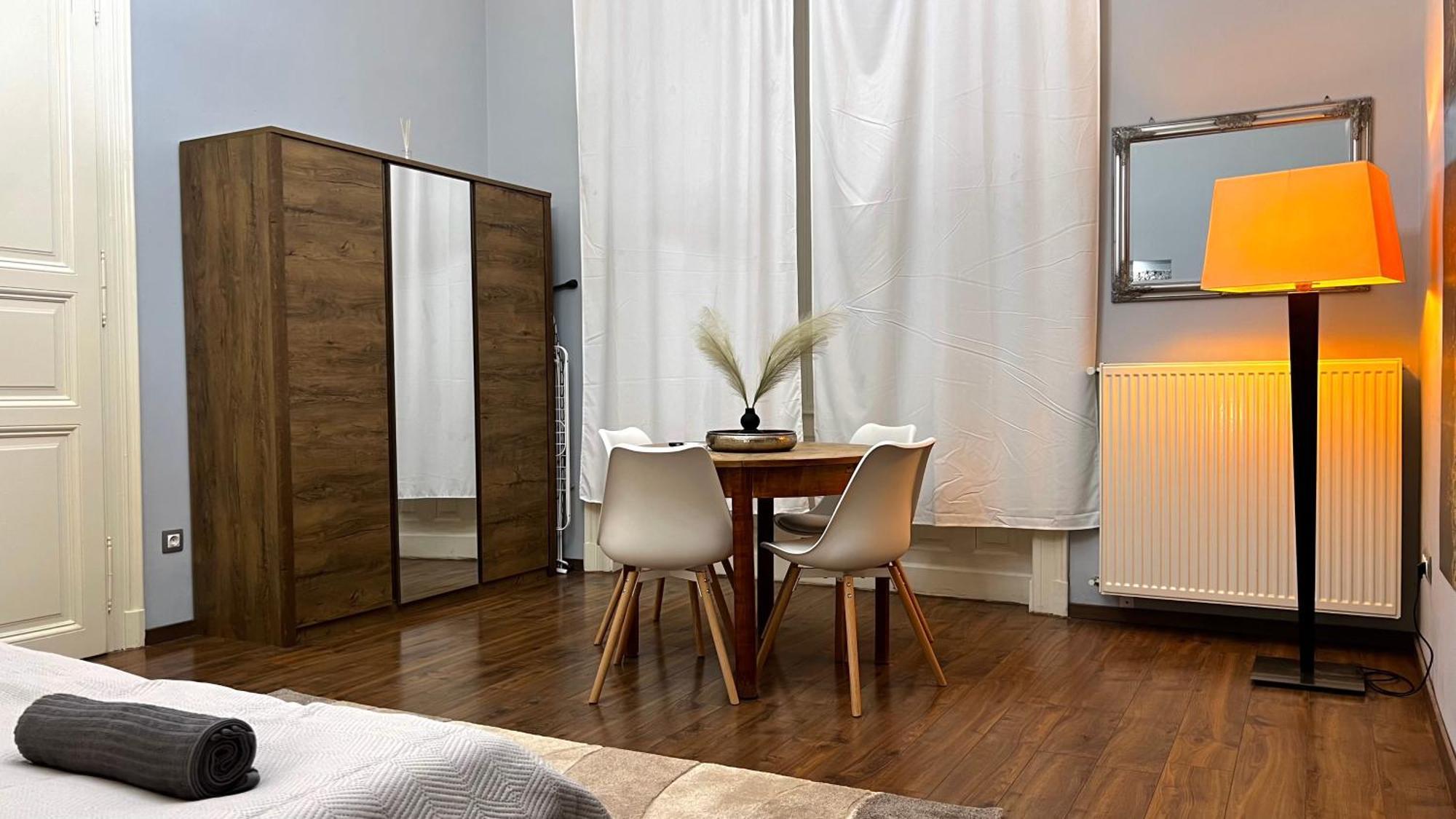V6 By Small * Budapest
