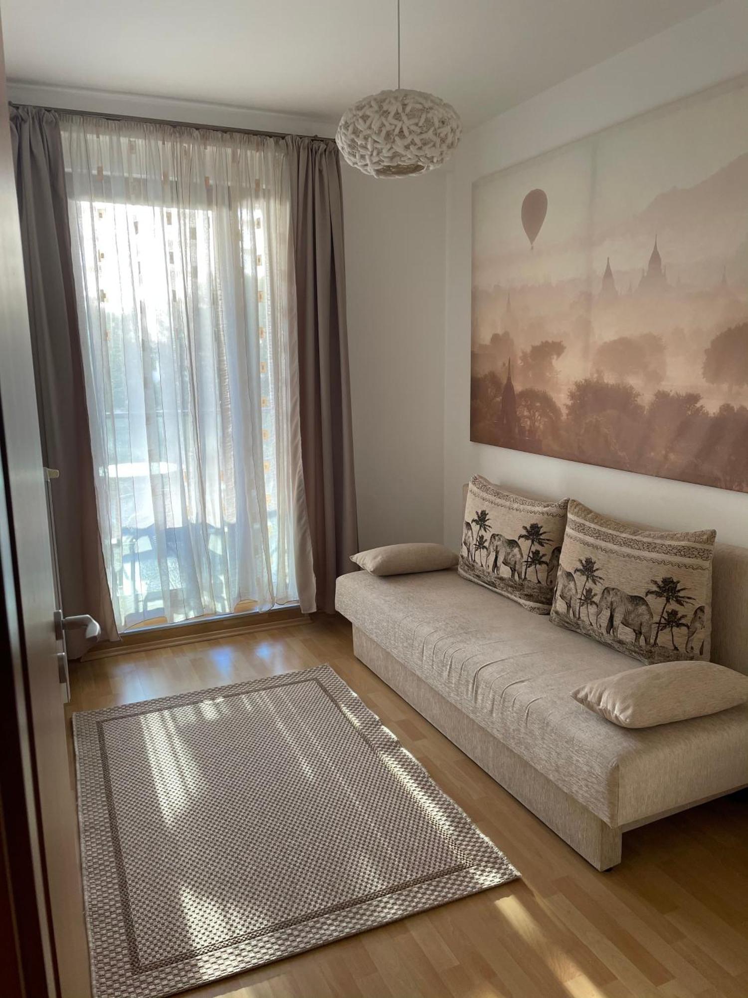 Danube Terrace With 2 Bedroom With Free Air Conditioner And Private Parking Lejlighed
