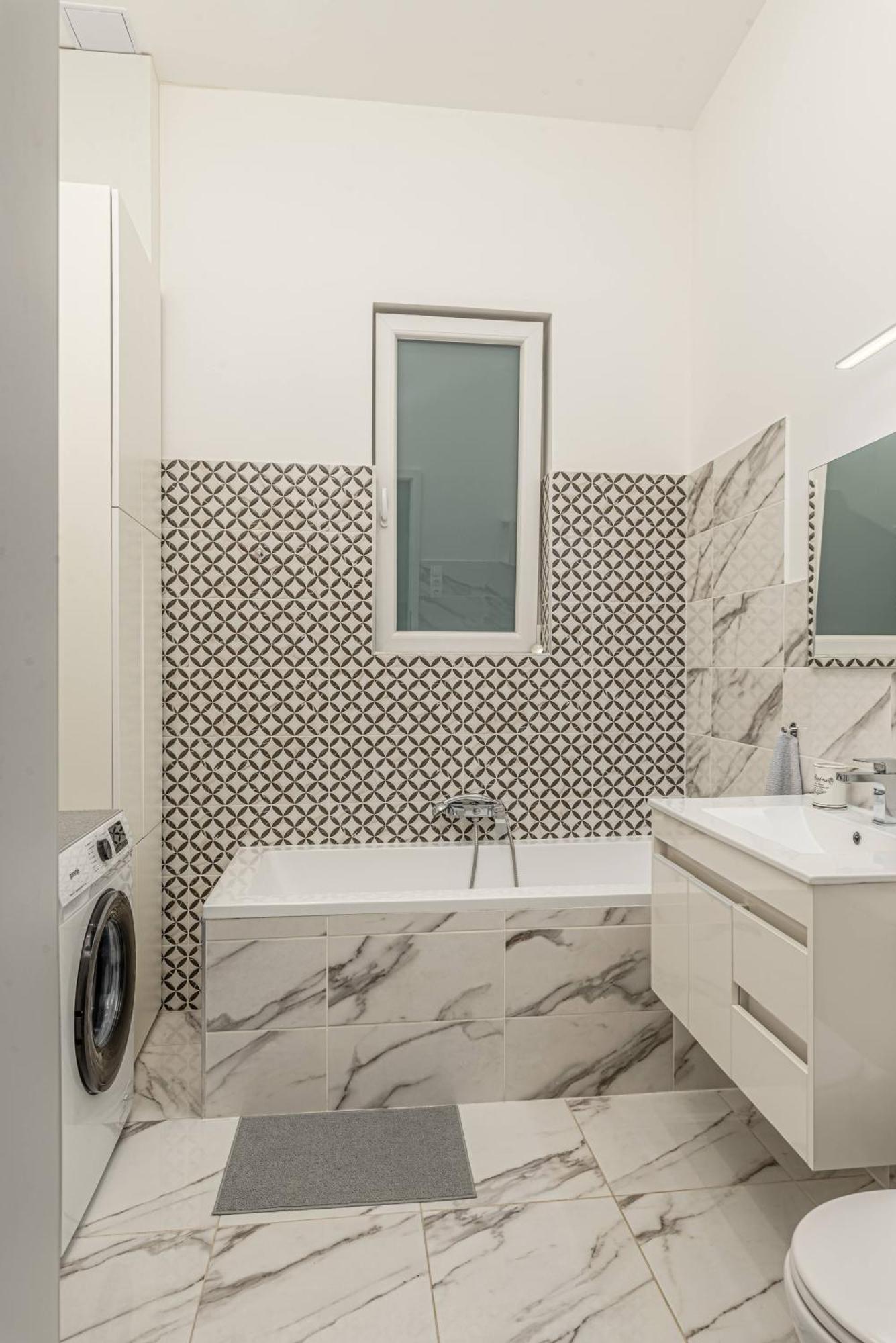 With 2 Bedrooms Near Gellert Thermal Bath *