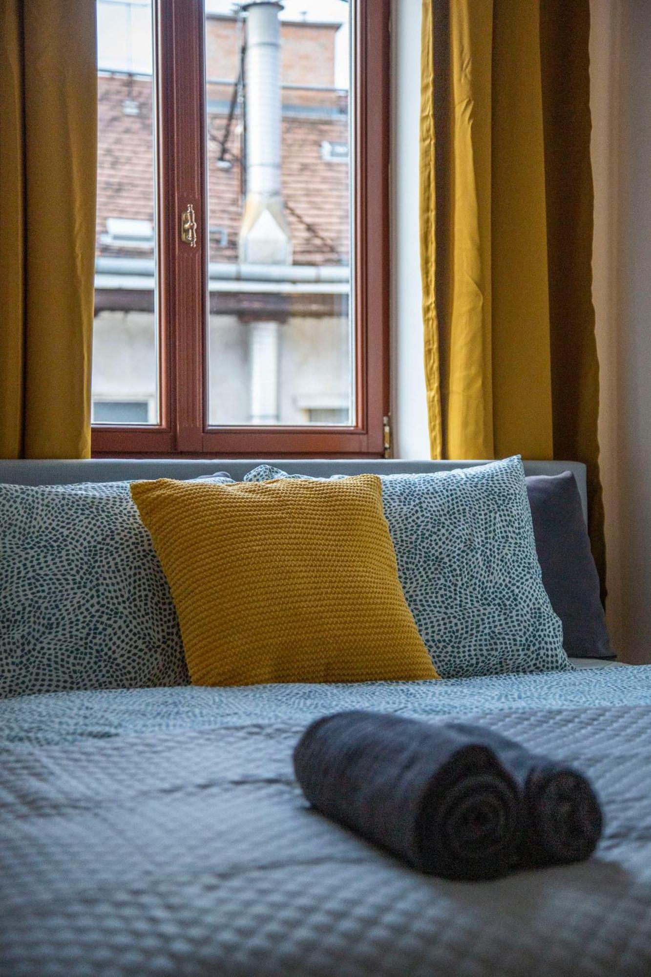 Global Living - Downtown Cozy In The Gozsdu Garden * Budapest