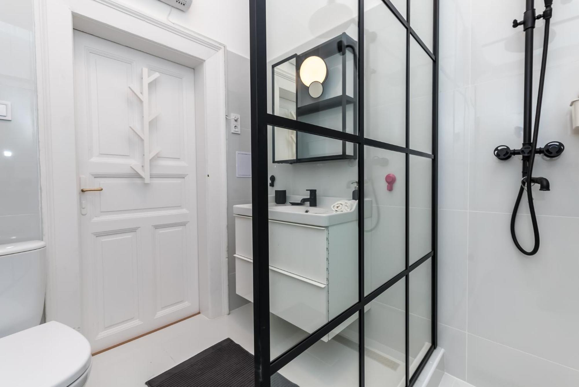 Gozsdu Court Bismarck Apartament *