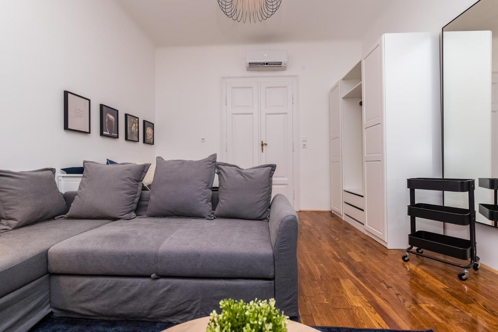 Gozsdu Court Bismarck Apartament *