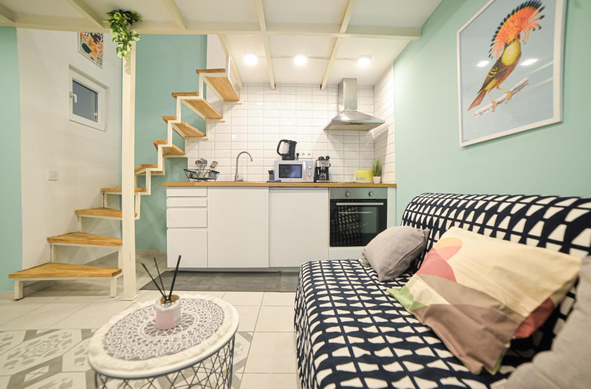 Global Living - Dazzling Dob Dwelling Budapest