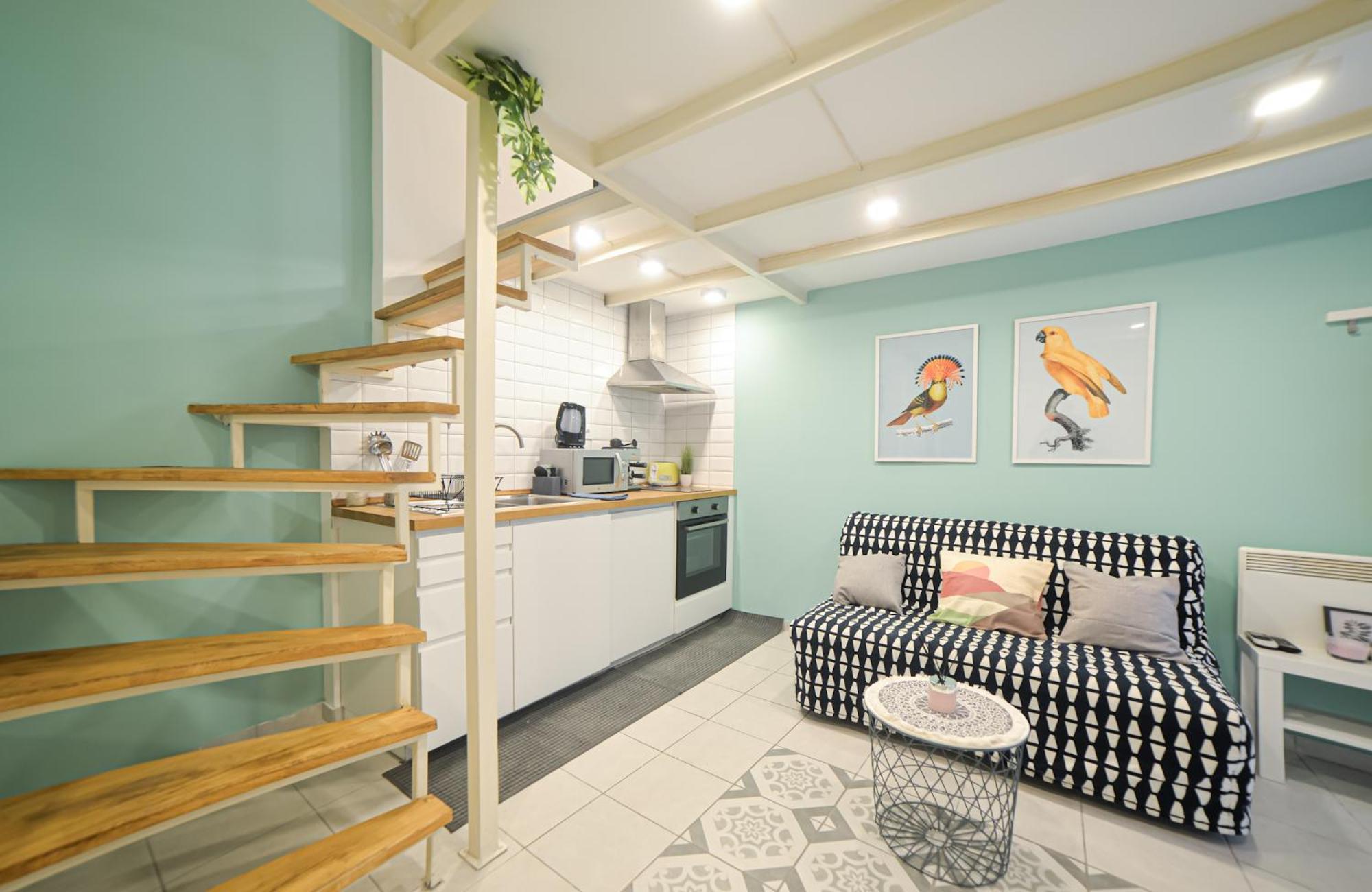 Global Living - Dazzling Dob Dwelling