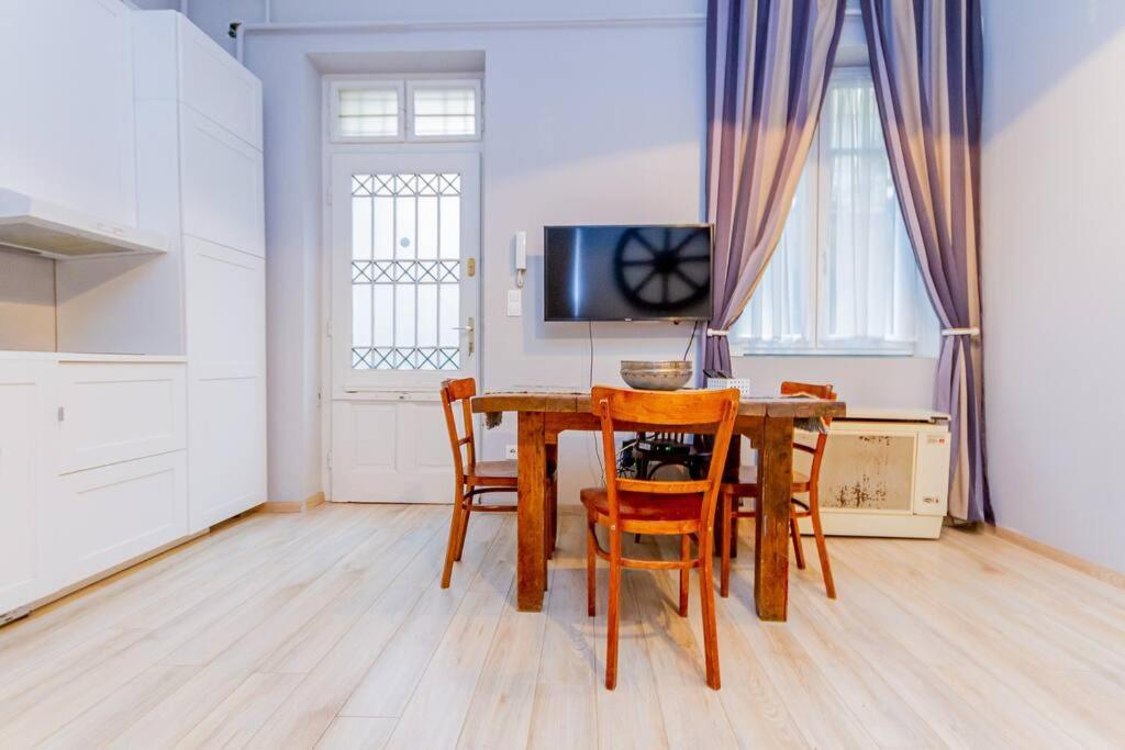 Cityscape Retreat By Nw Apartment *