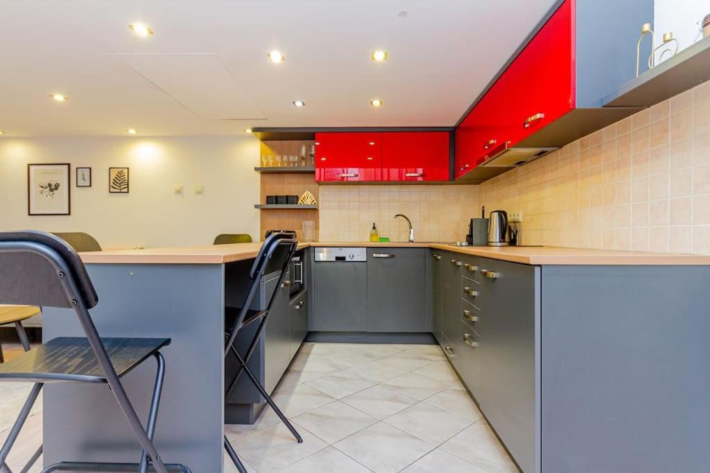 Apartmán Colorful Cityscape Retreat By Nw