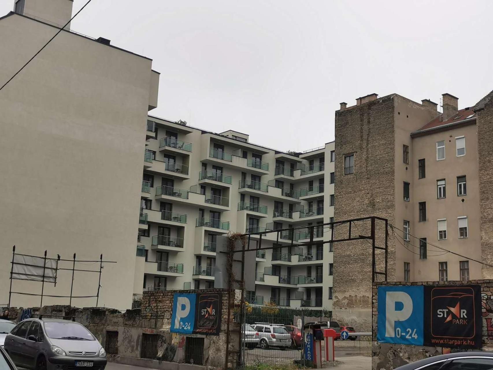 Apartmán E34 *