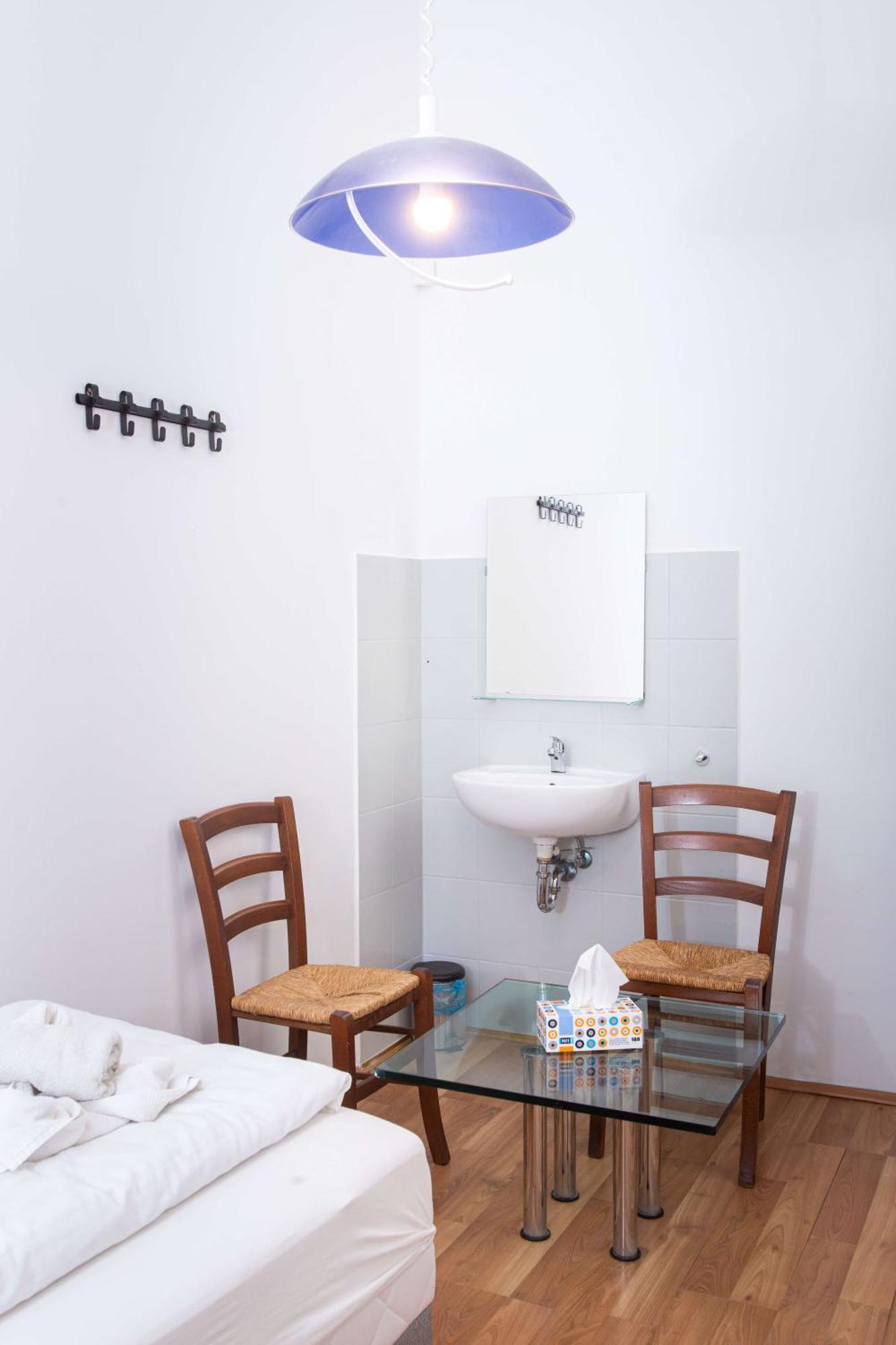 Violin Apartment *