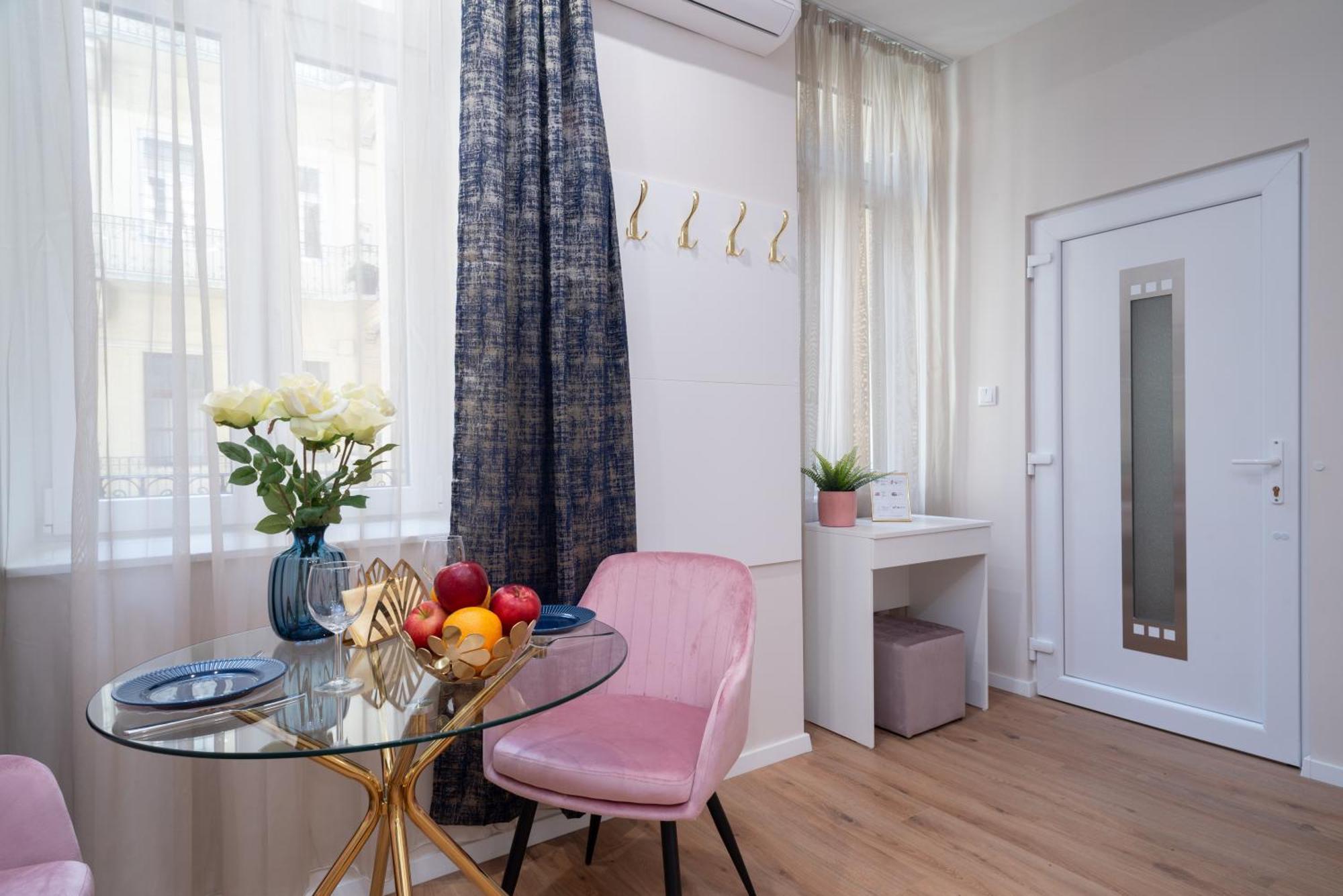 Amethyst - Acacia * Budapest