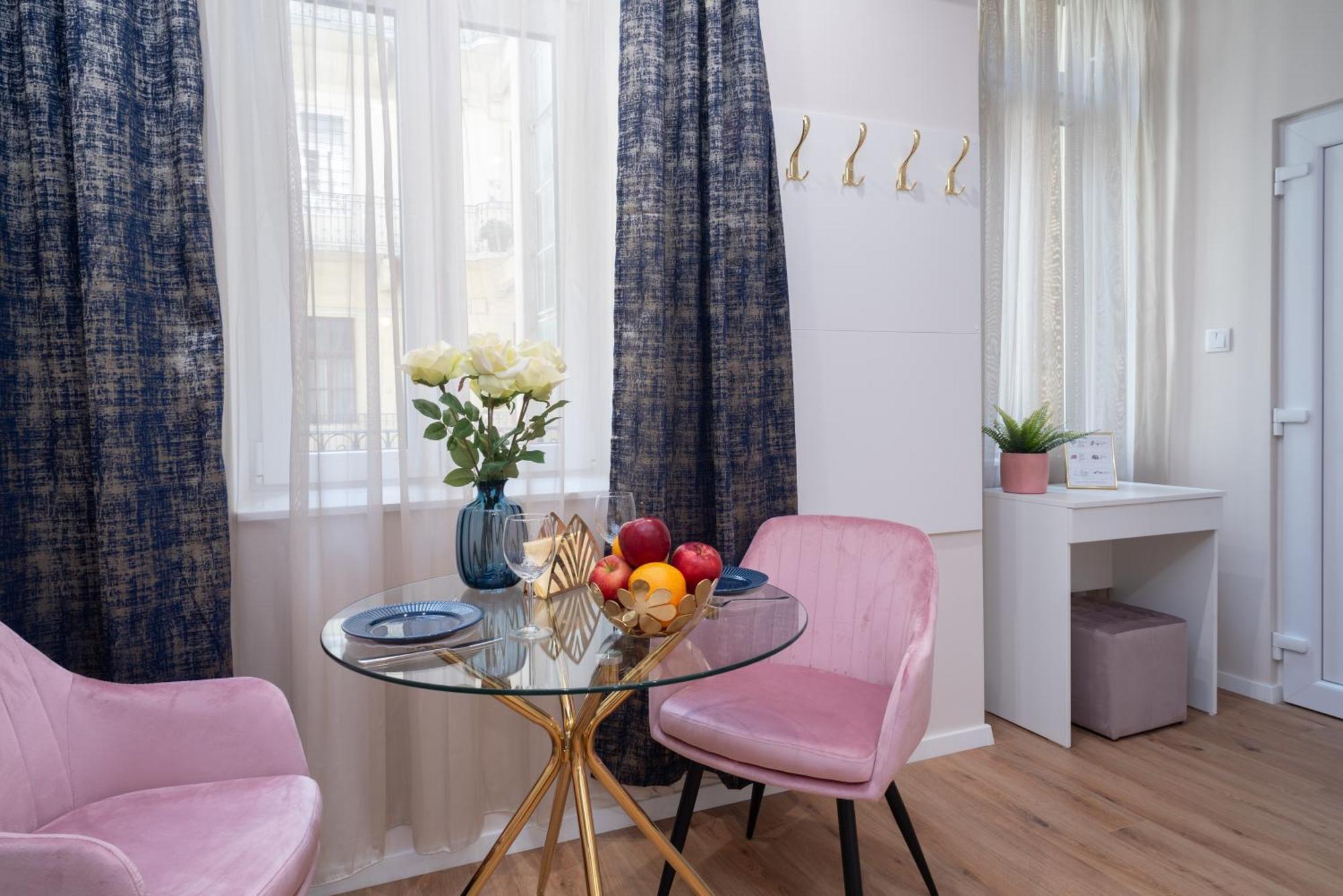 Amethyst - Acacia Budapest