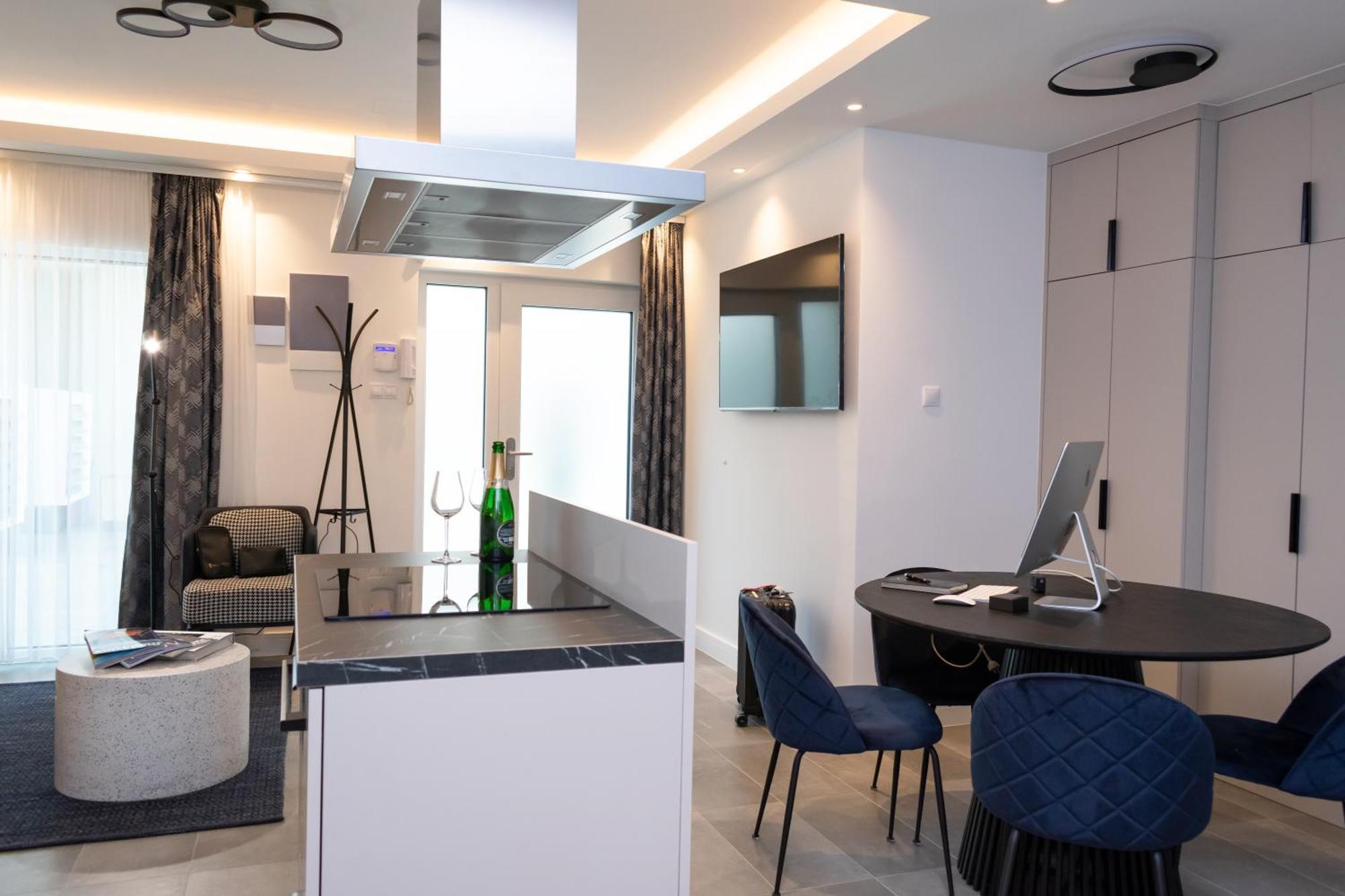 Lejlighed Luxury Cozy 2 Bdr Downtown Apt.7 *