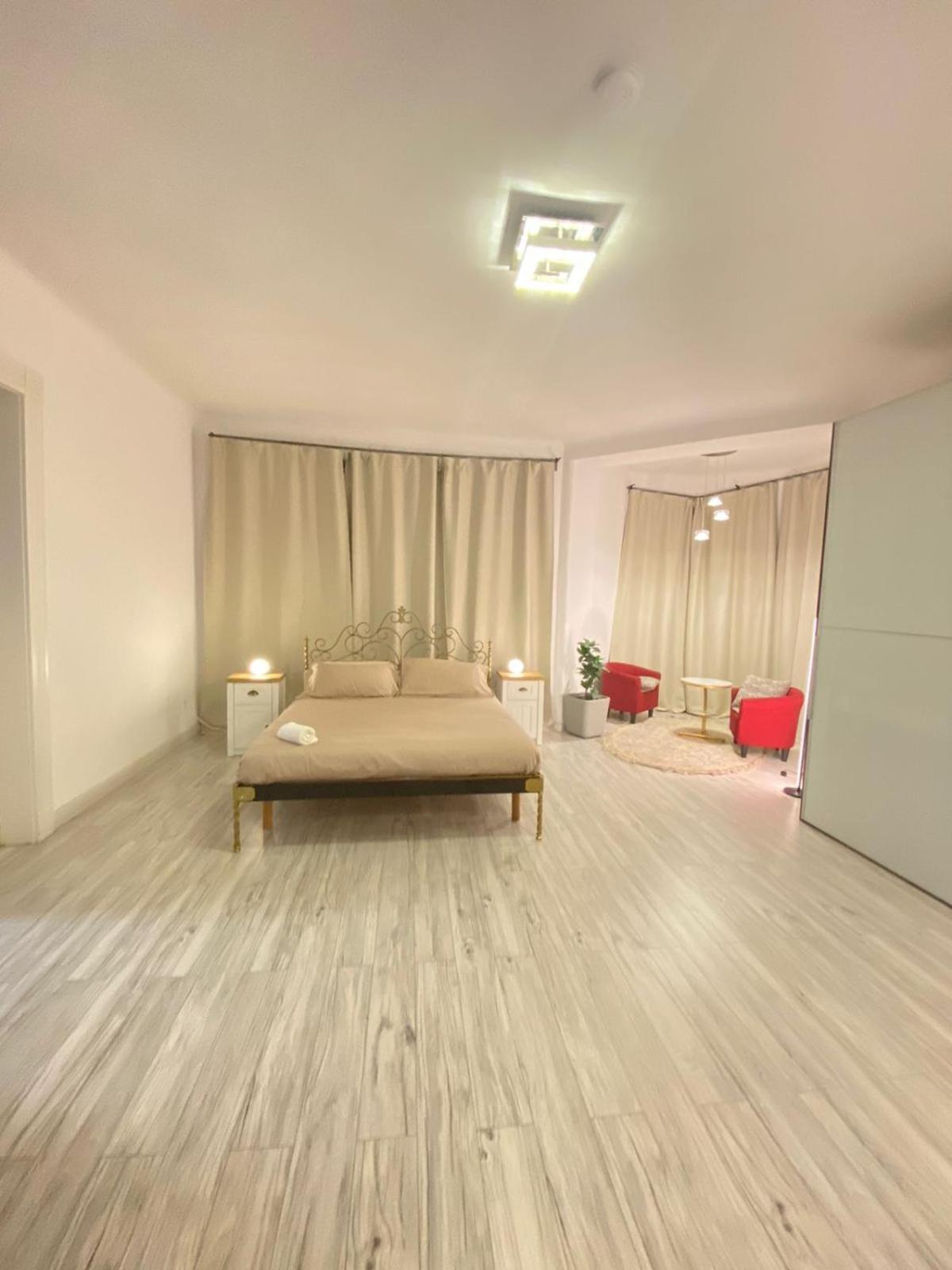 Penthouse In The Castle *