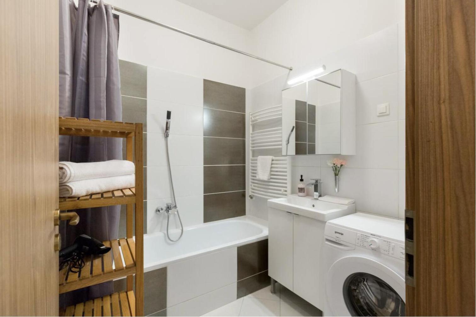 Apartamento Kazinczy 3 Jewish Hq Bedroom + Living With Balcony *
