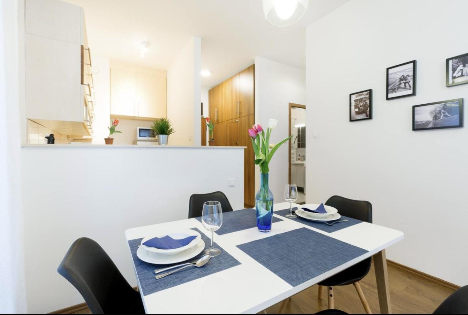 Kazinczy 3 Jewish Hq Bedroom + Living With Balcony Budapest