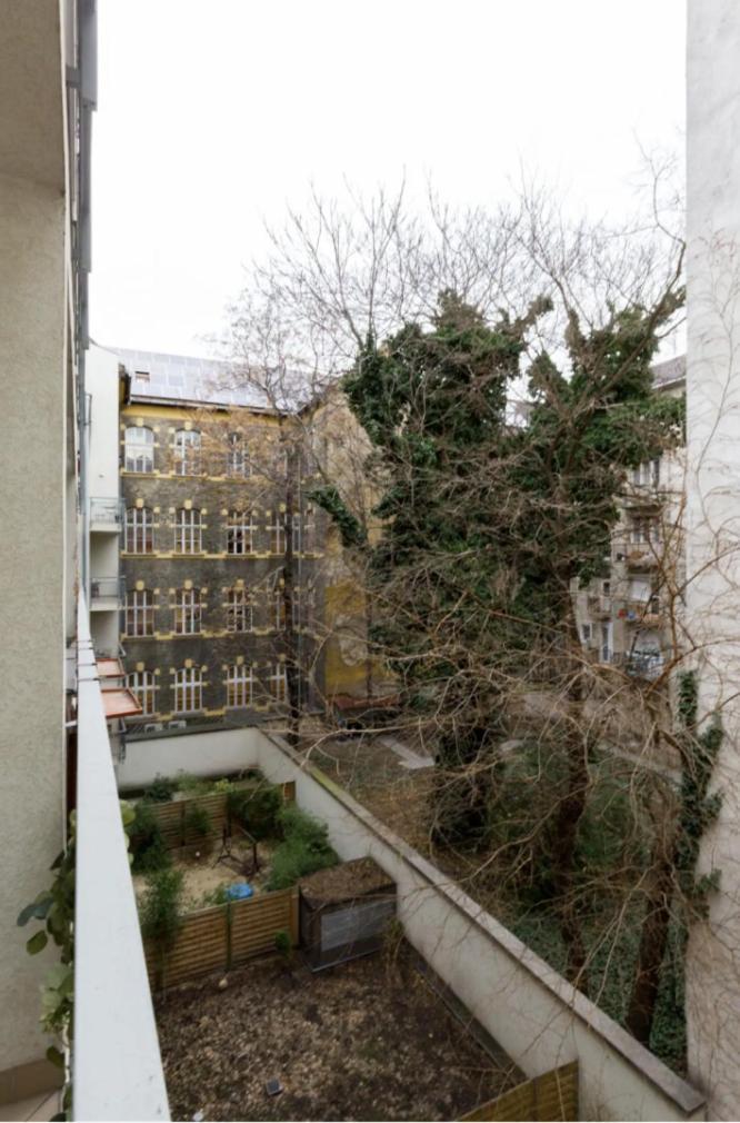Kazinczy 3 Jewish Hq Bedroom + Living With Balcony Apartamento Budapest