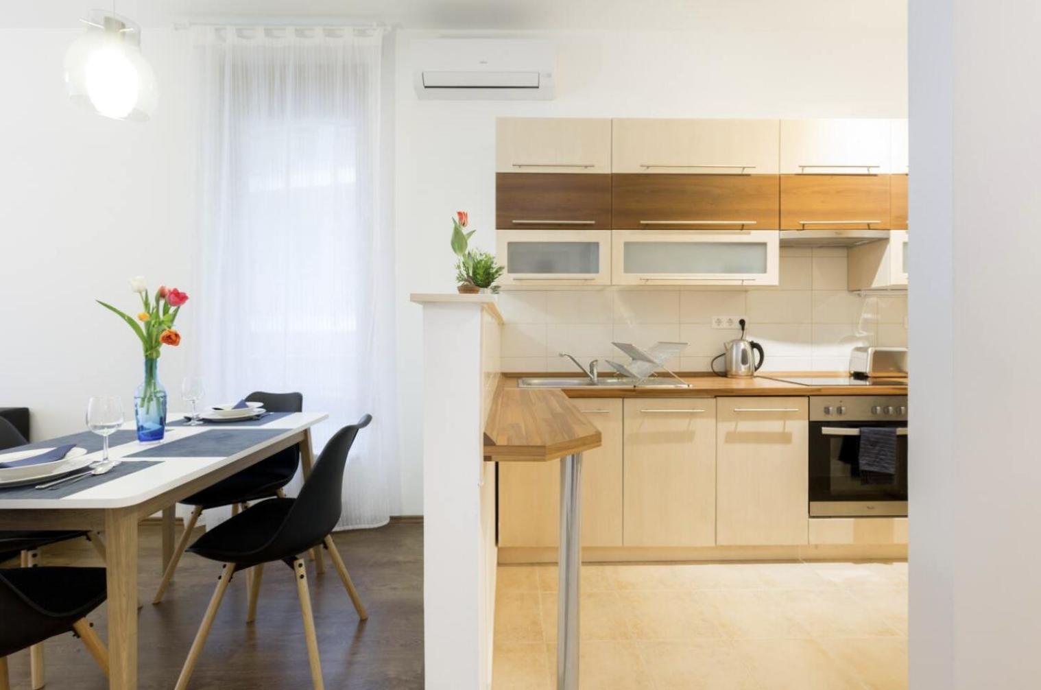 Kazinczy 3 Jewish Hq Bedroom + Living With Balcony Apartamento