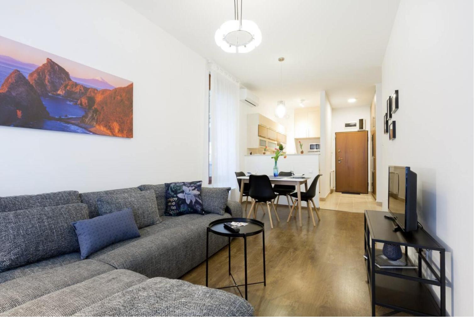 Kazinczy 3 Jewish Hq Bedroom + Living With Balcony * Budapest