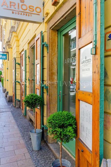 Pink Flamingo : Central Base Apartment Budapest