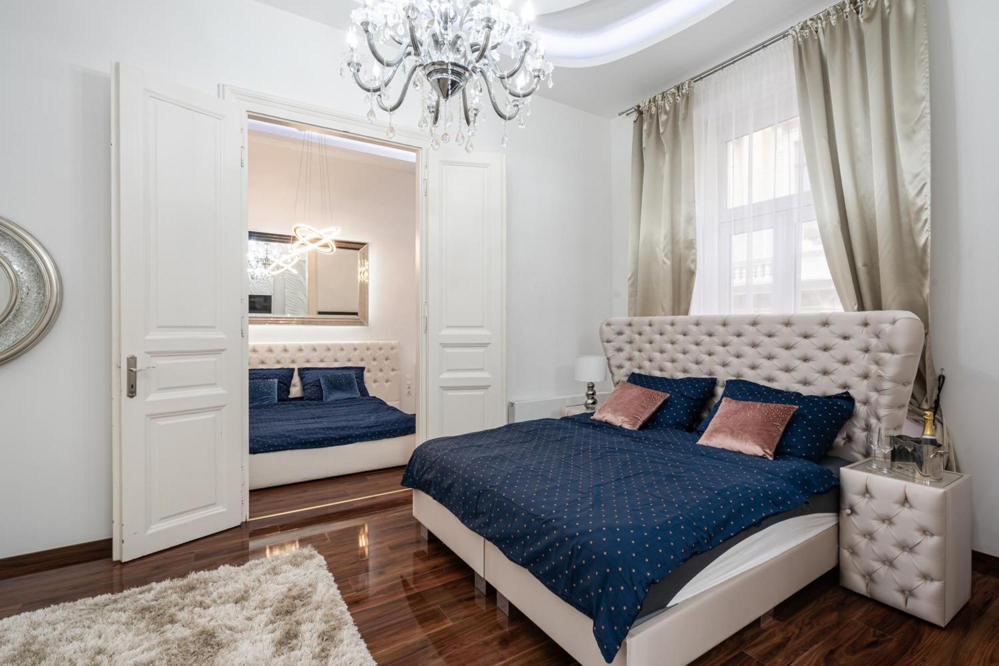 Opera Balkony Luxury With Free Parking Apartamento