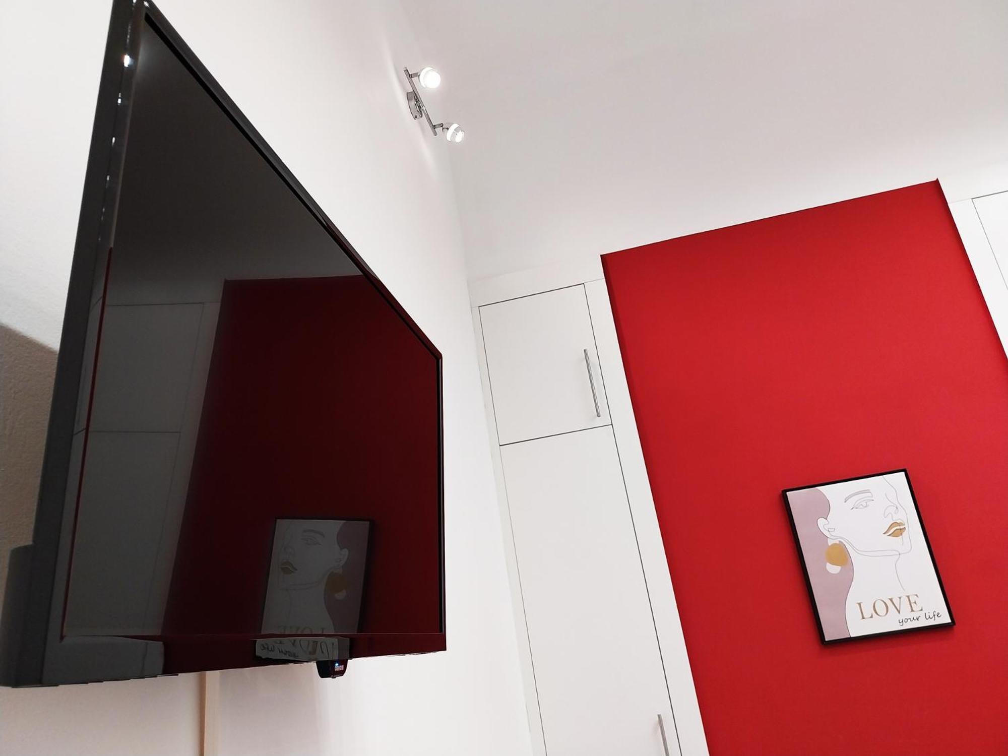 King Bed & Cozy Lighting, Free Wifi In Apartamento Budapest