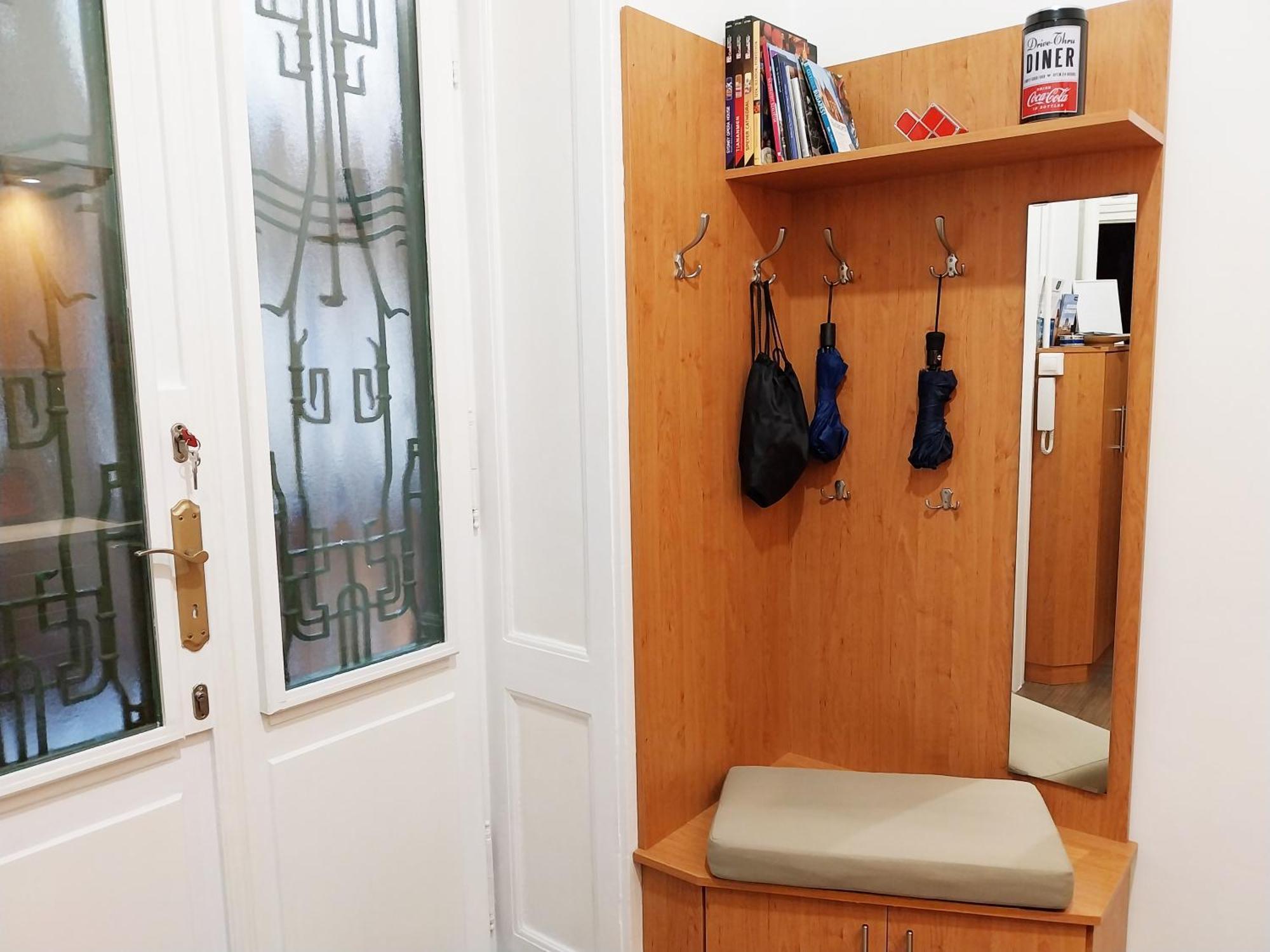 King Bed & Cozy Lighting, Free Wifi In * Budapest