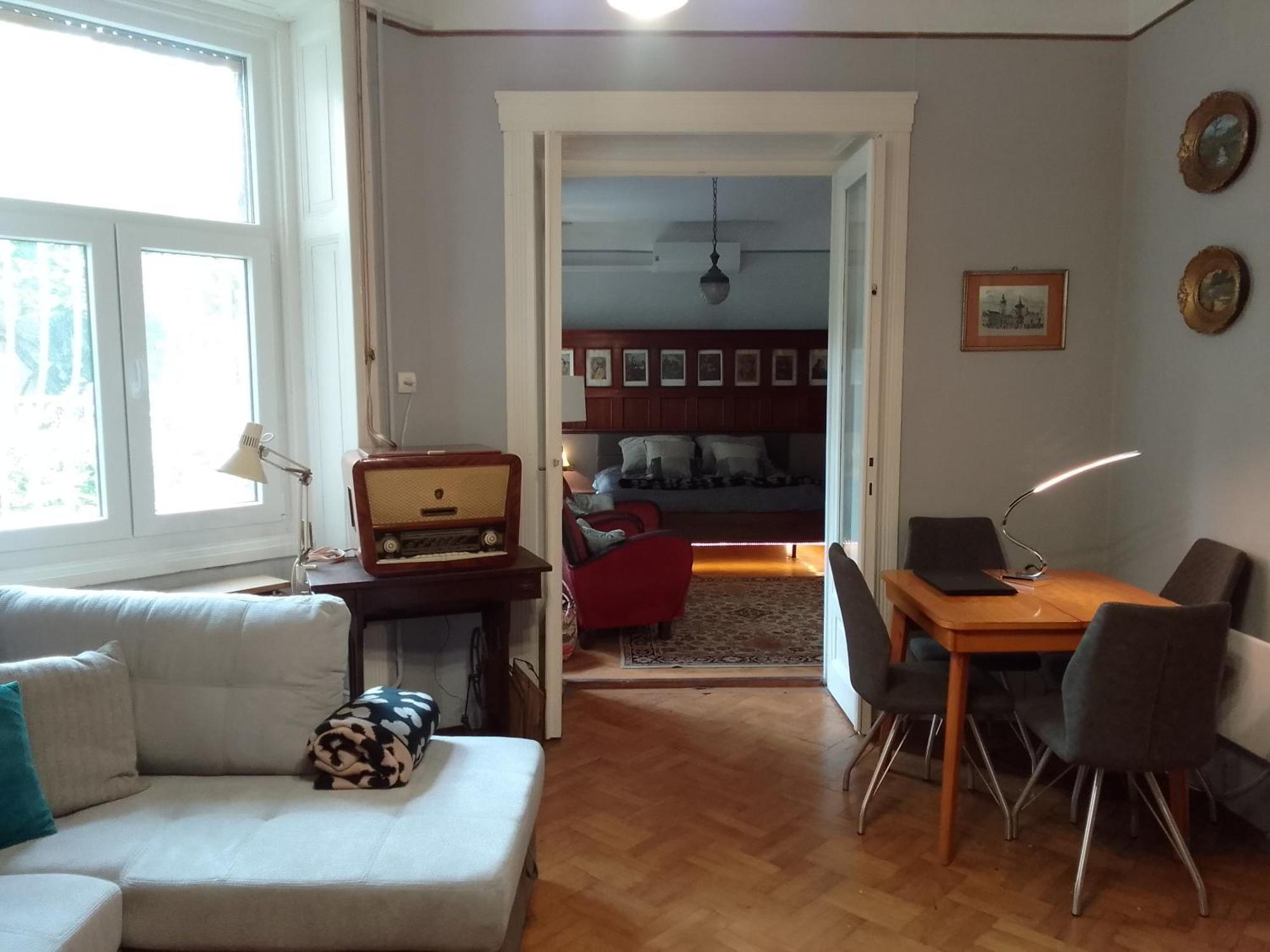 Parkside Large Modern Garden View Appartement Budapest