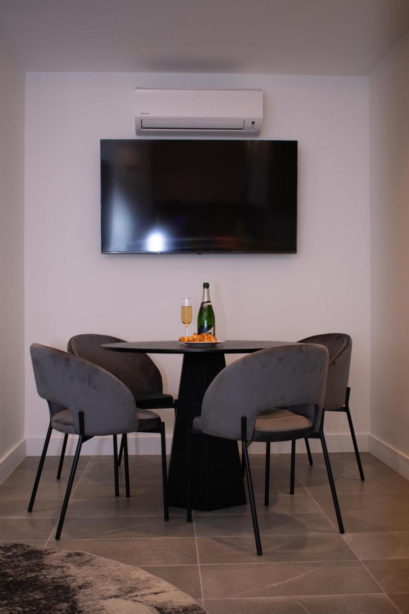 Apartamento Luxury Cozy 2 Bdr Downtown Apt.1 *