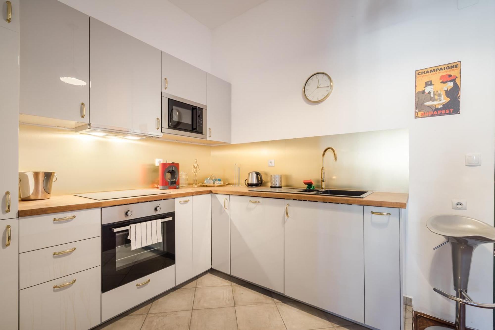Amora Homes Luxury Basilica Breathless View-need Reservation For Free Parking Budapest