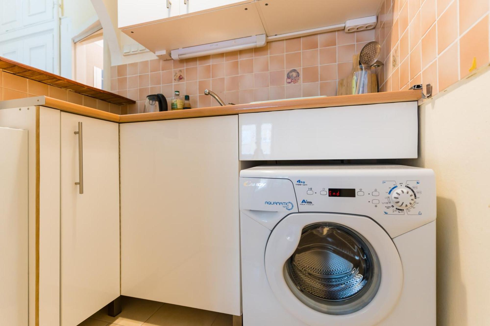 Sunny Studio In Party District- Balcony- Ac Apartment *