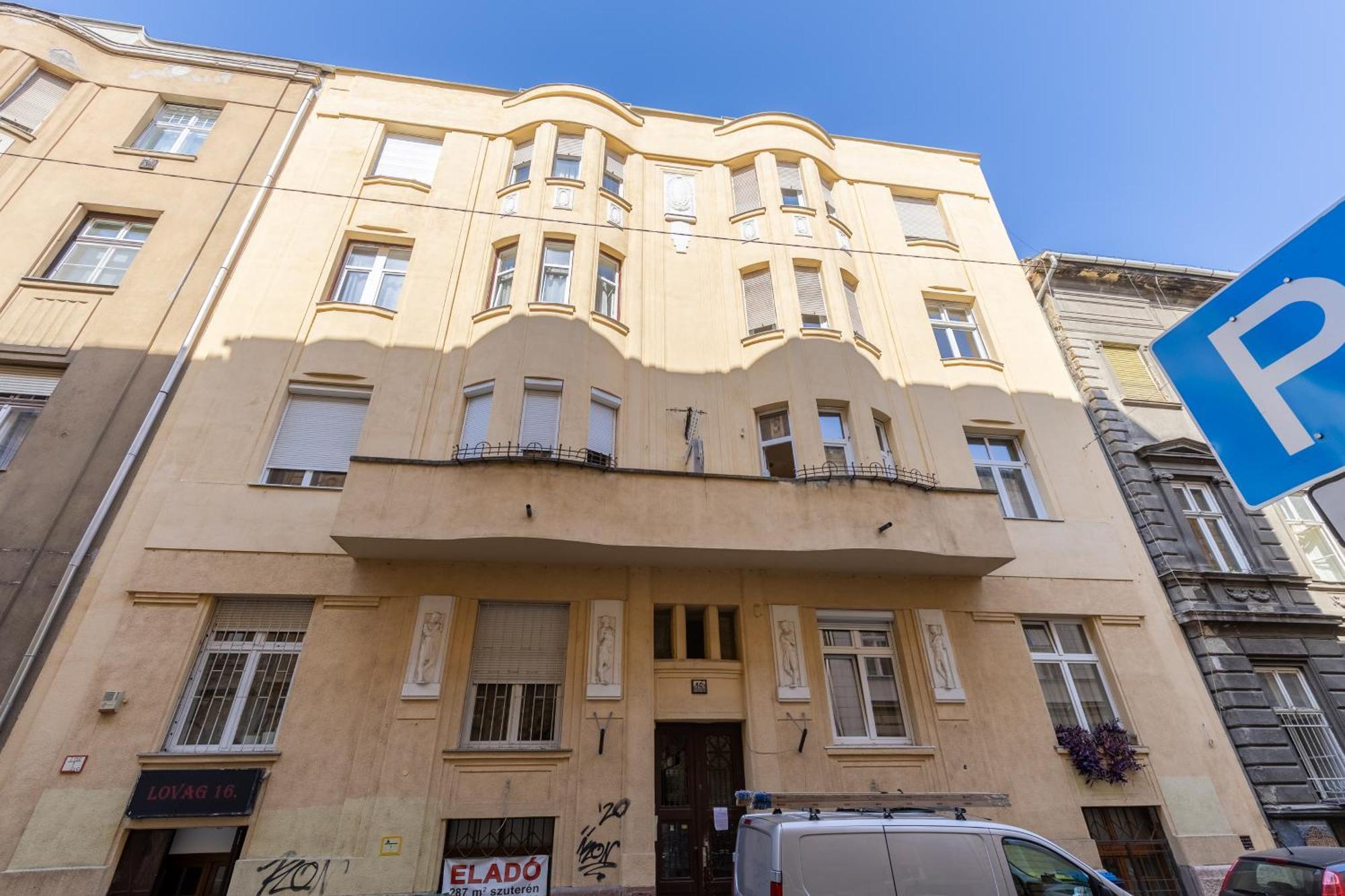 Real Lovag Apartment