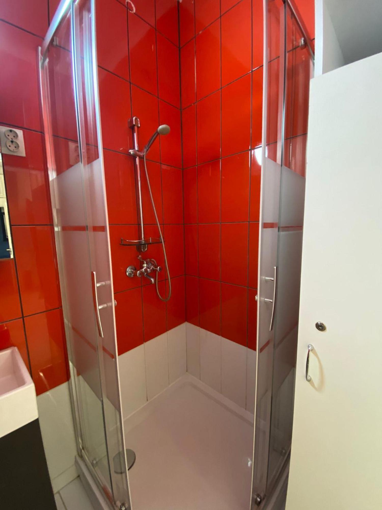 Yes, Yes! Lovely Good Amenities Center Apartamento